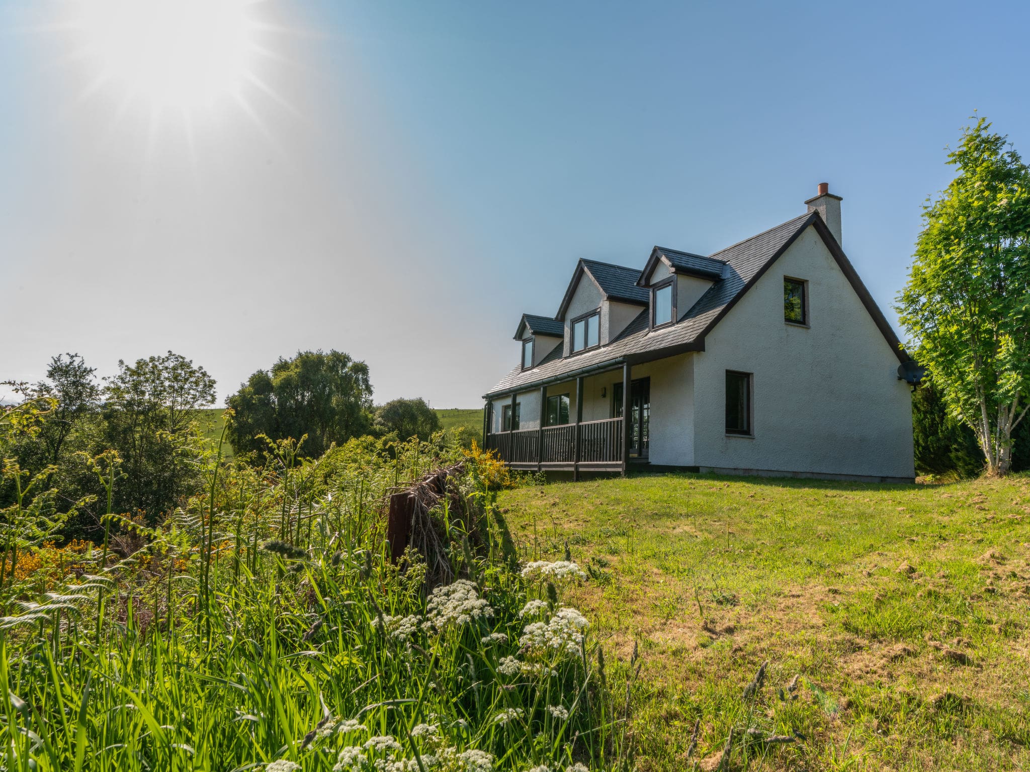 Manor Strathglass Drumnadrochit: Stunning Three-Bedroom Highland Manor with Country Views and Modern Amenities Near Loch Ness