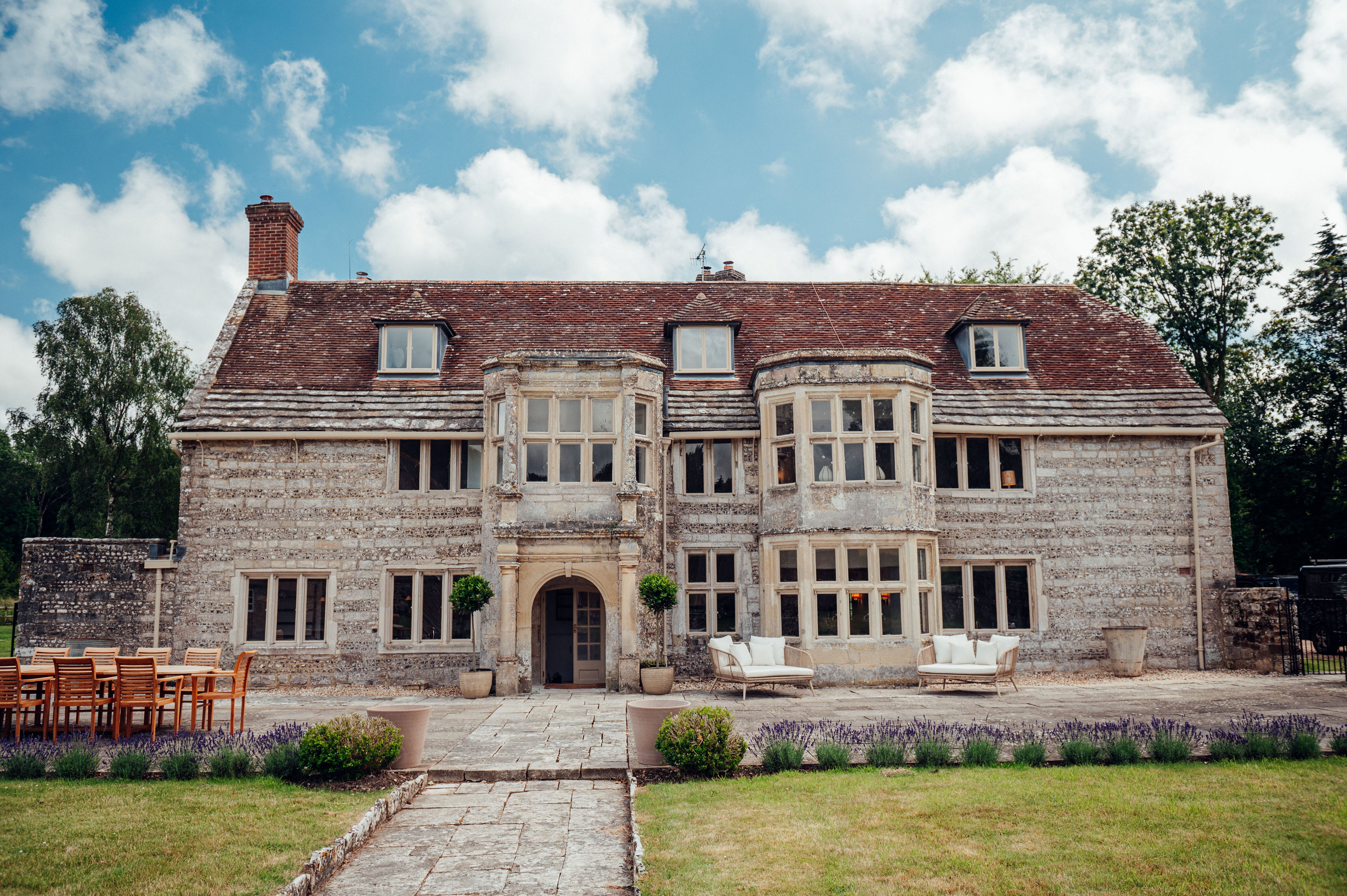 Manor Tarrant Blandford: 8-Bedroom Manor with Tennis Court and Hot Tub, Dorset