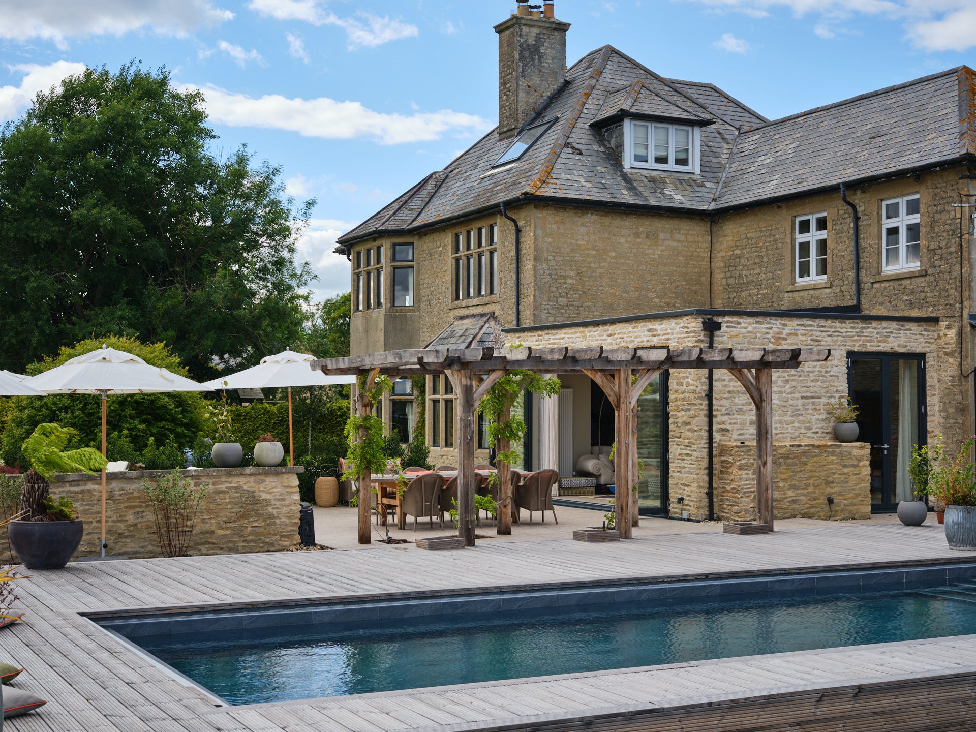 Manor Thames Faringdon: Luxury 5-Bedroom Apartment with Hot Tub and Pool, Faringdon