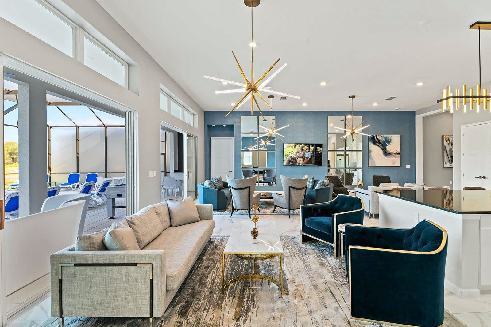 Manor Tohopekaliga Polk: Luxurious 11-Bedroom Apartment with Pool and Gym, Polk County