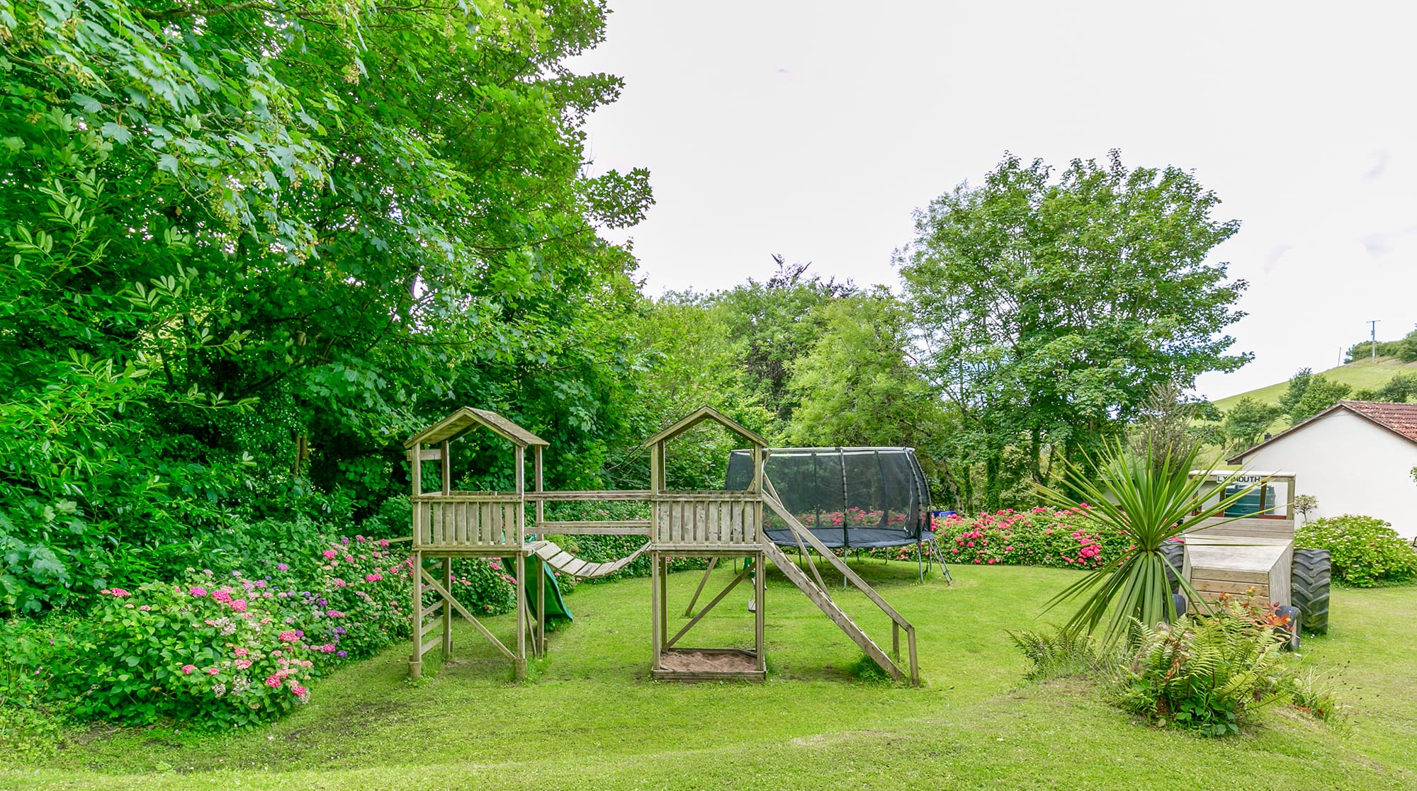 Manor Torrs Ilfracombe: Spacious 8-Bedroom Cottage with Pool and Seaviews, Ilfracombe