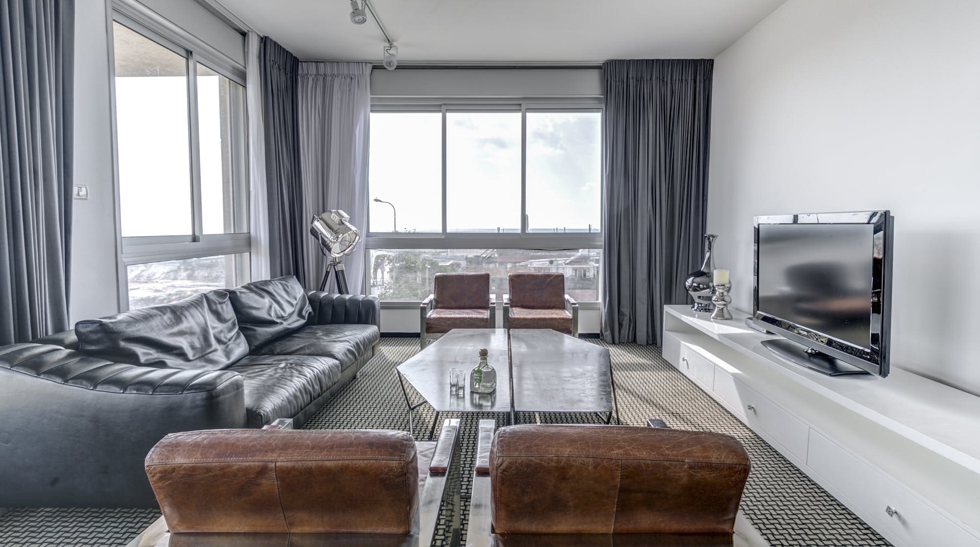 Manor Tzahala TelAviv: Luxury 3-Bedroom Apartment with Sea Views, Tel Aviv Old North