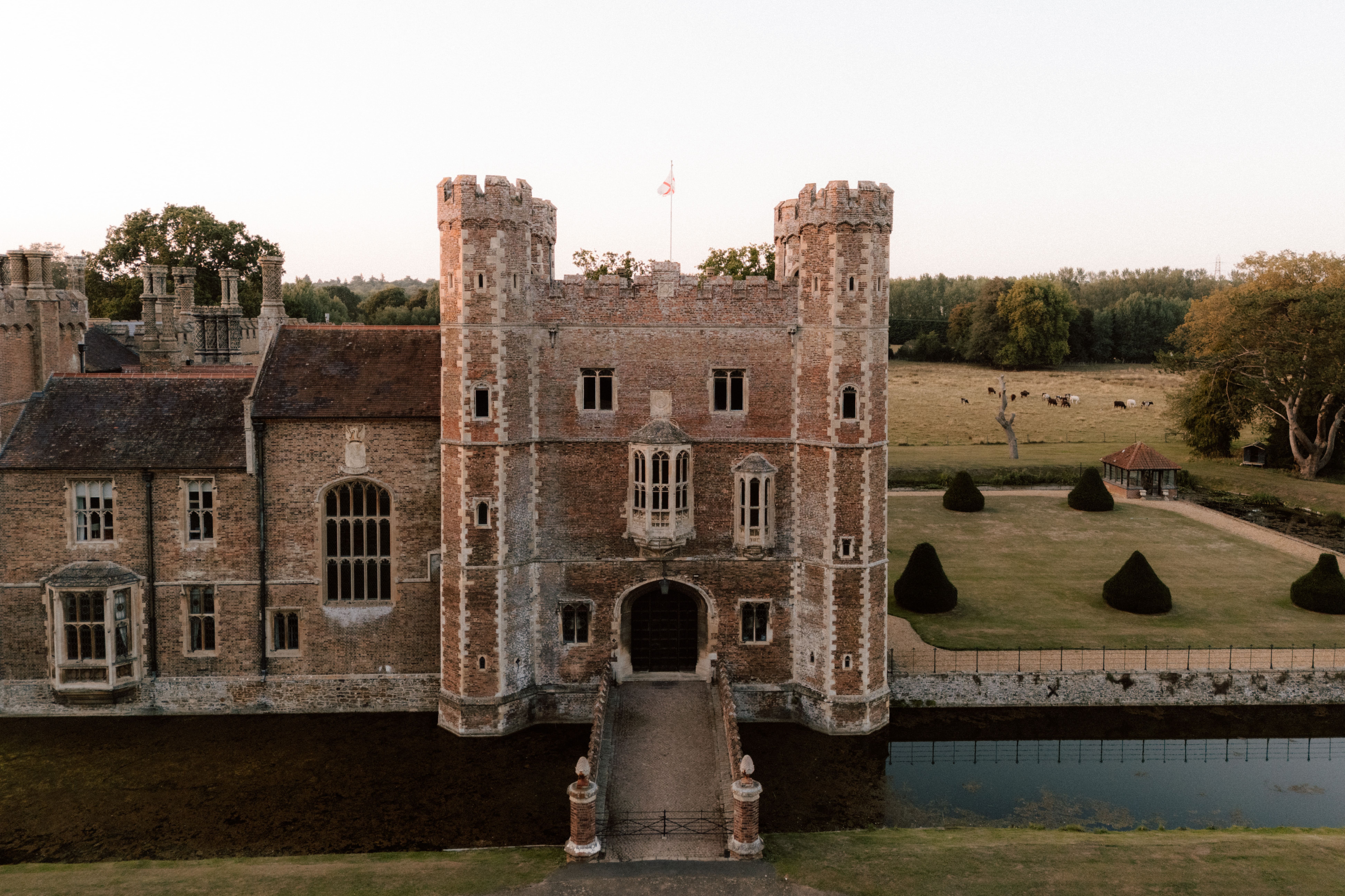 Manor Wensum Norfolk: Luxurious 15-Bedroom House with Countryside Views, Norfolk