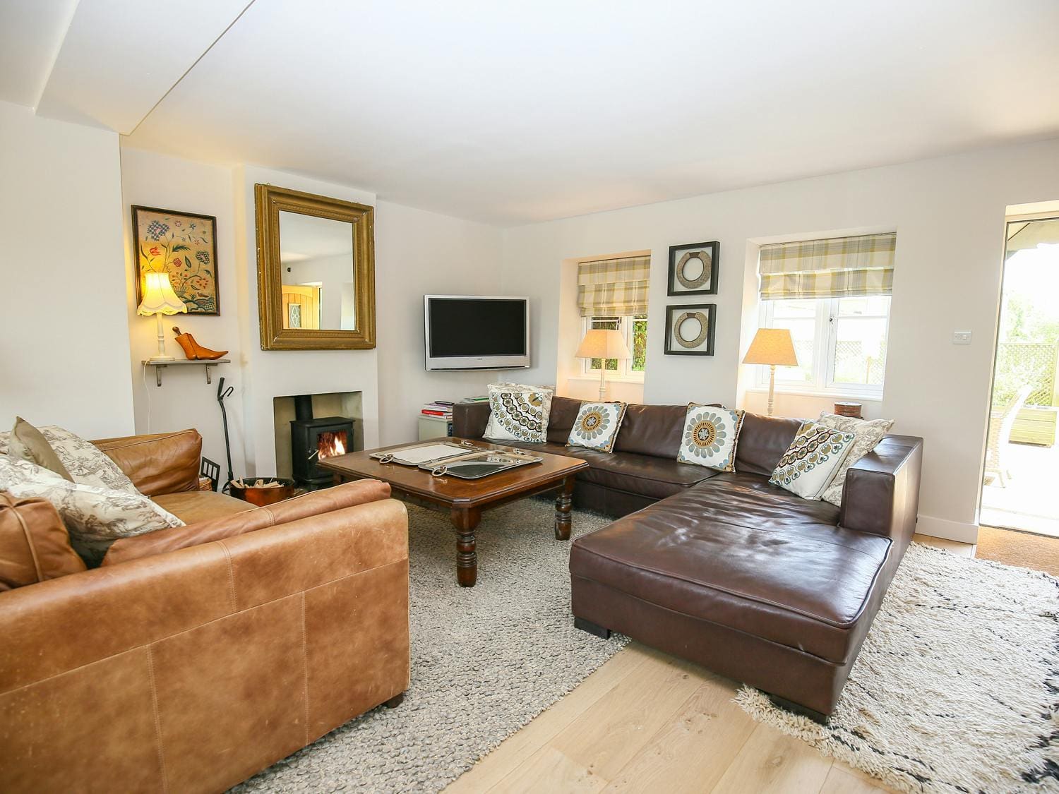 Manor Windrush Burford Burford: Charming 4-Bedroom Cottage with Countryside Access, Oxfordshire