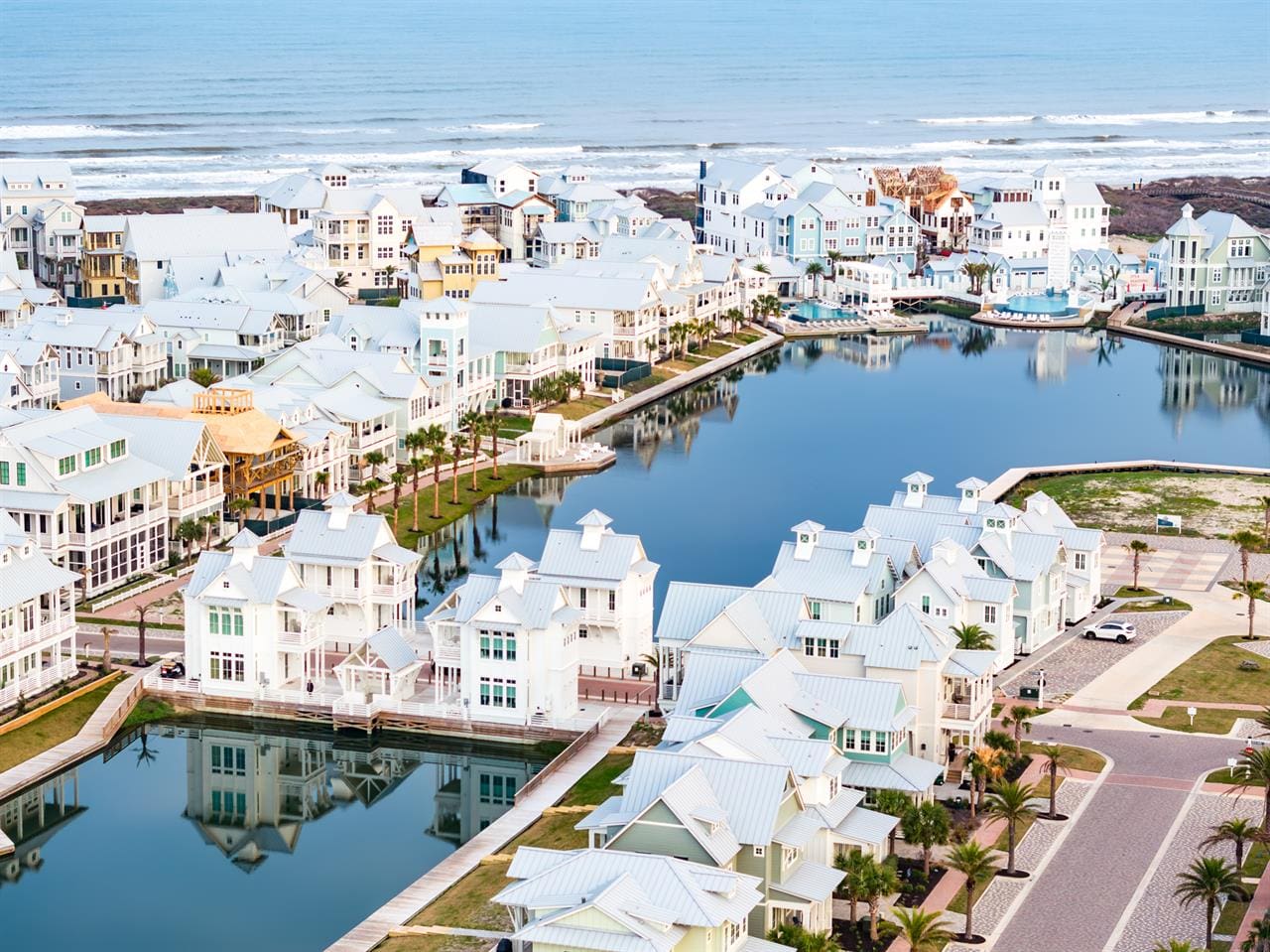 Marina de Nueces: Luxury 3-Bedroom Villa with Resort Amenities, Nueces County