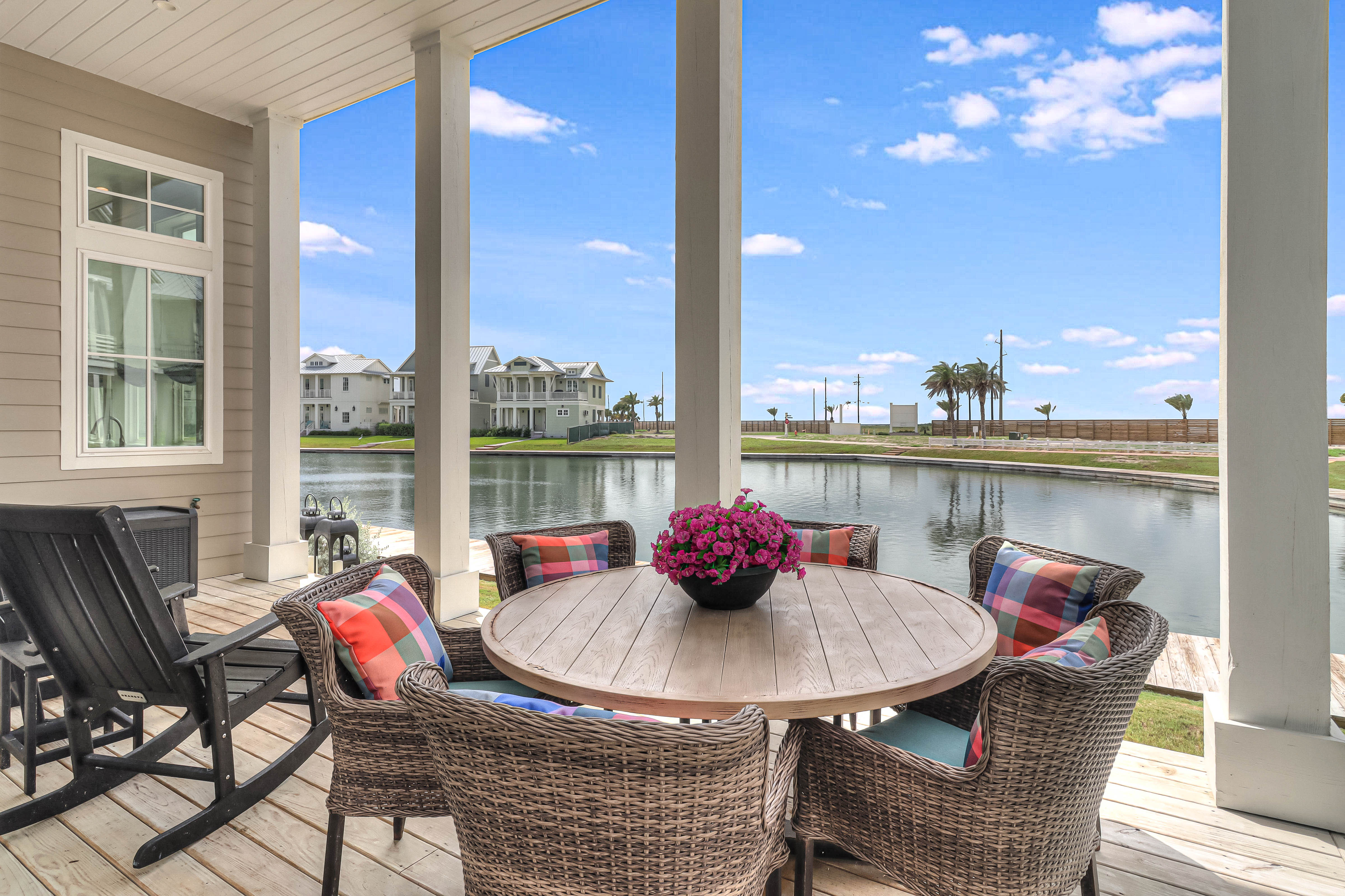Marina de Nueces: Luxury 3-Bedroom Villa with Resort Amenities, Nueces County