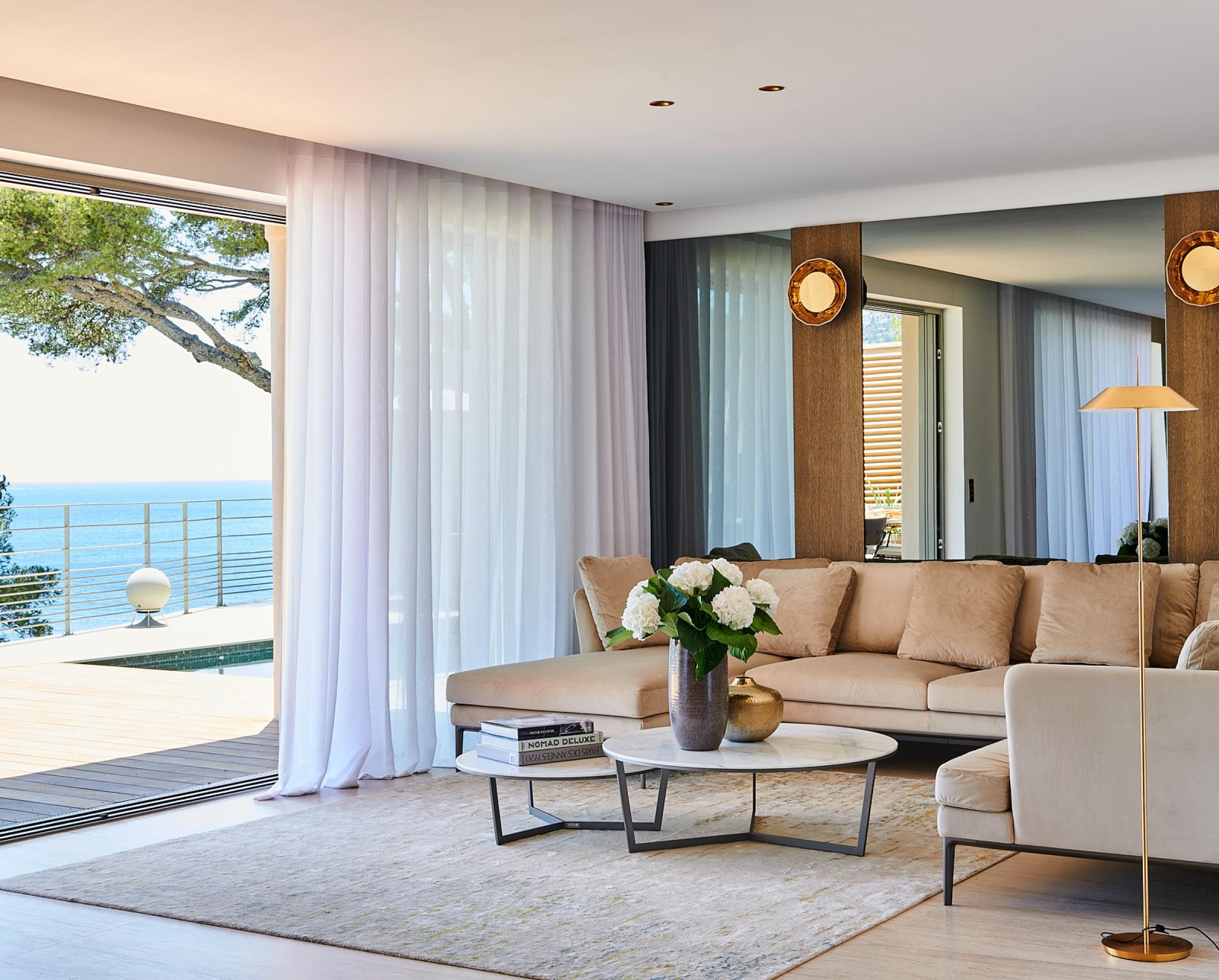 Mas Calanques Cassis: Luxury 4-Bedroom Apartment with Seaview and Pool, Cassis