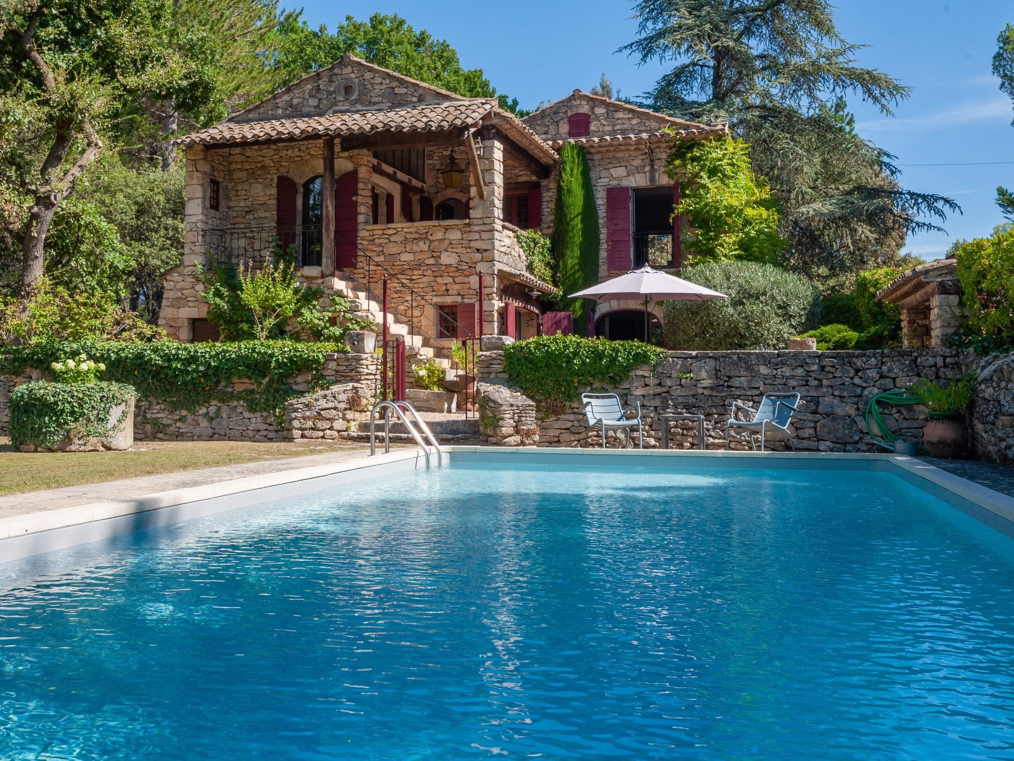 Mas Calendal Ménerbes: Stunning 3-Bedroom Villa with Private Pool and Fireplace in Provence Luberon