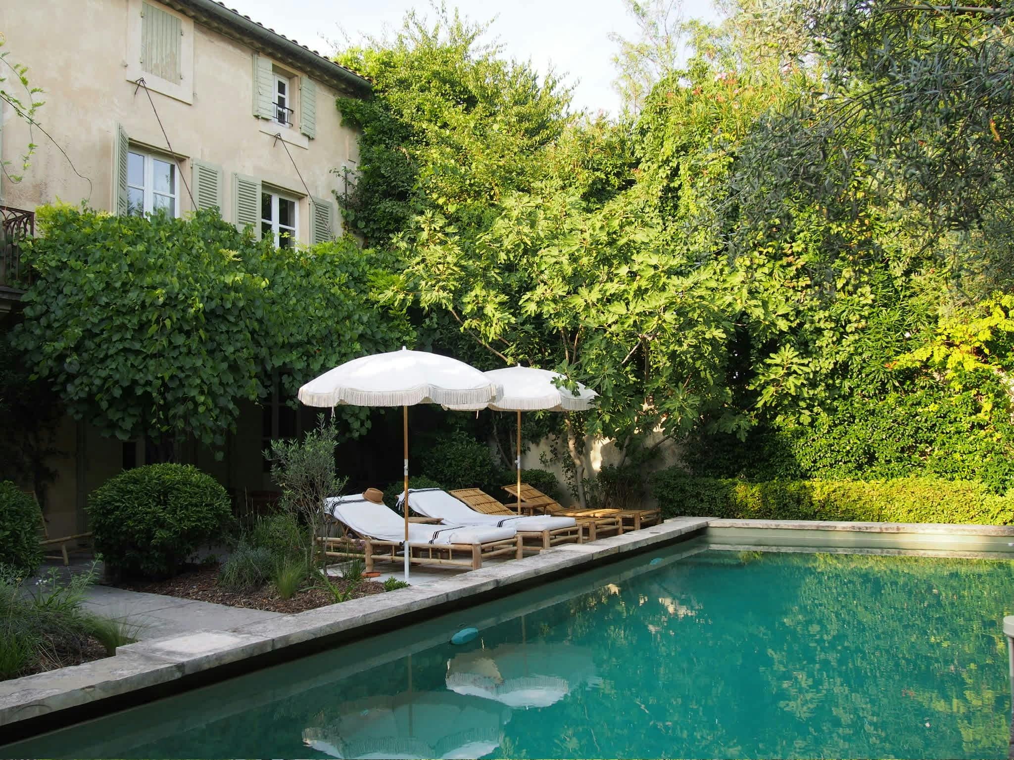 Mas de la Fontaine: Elegant 5-Bedroom House with Heated Pool, Saint-Rémy-de-Provence