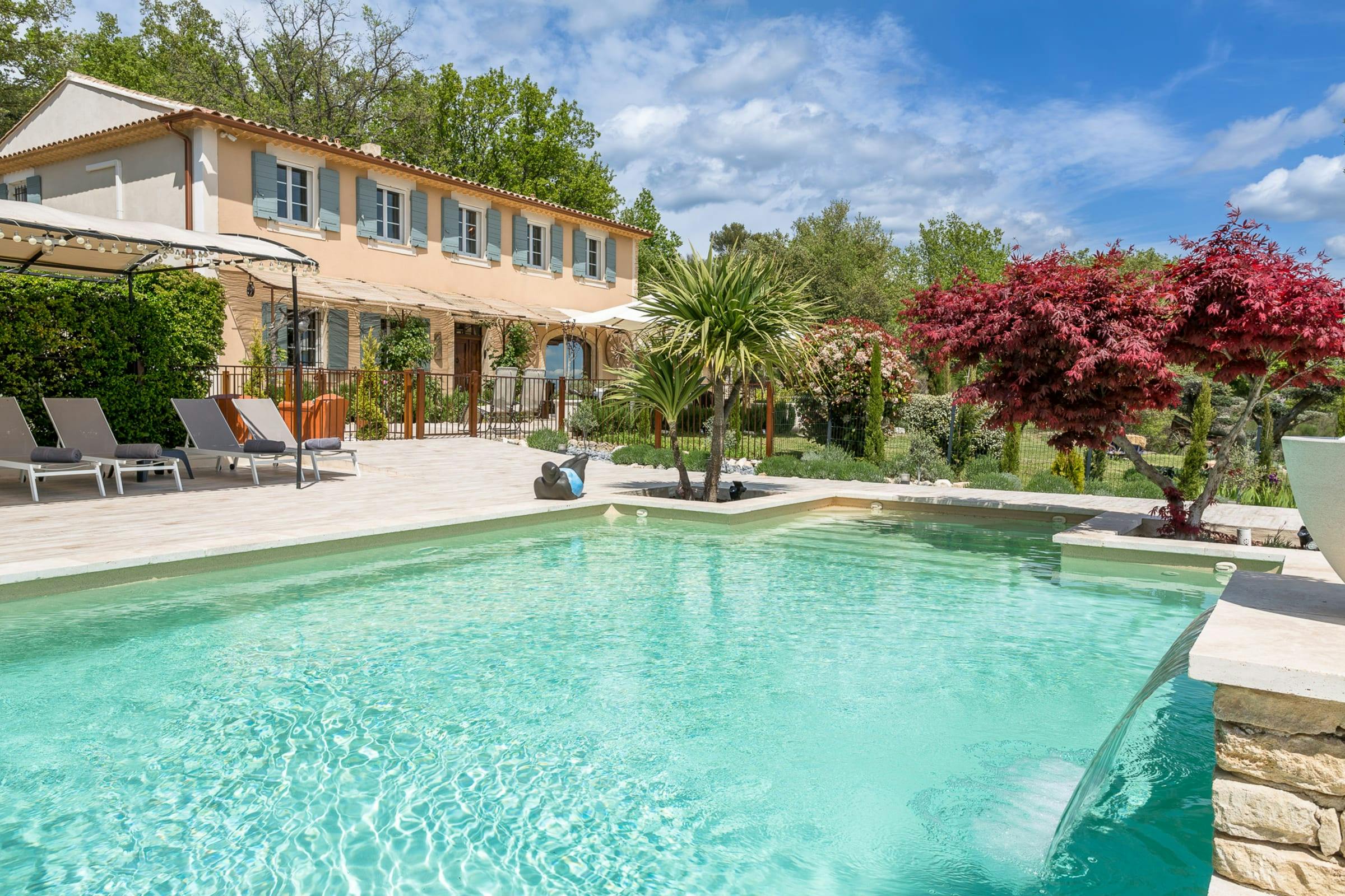 Mas de la Lavande: Elegant 5-Bedroom House with Tennis Court in Vaucluse