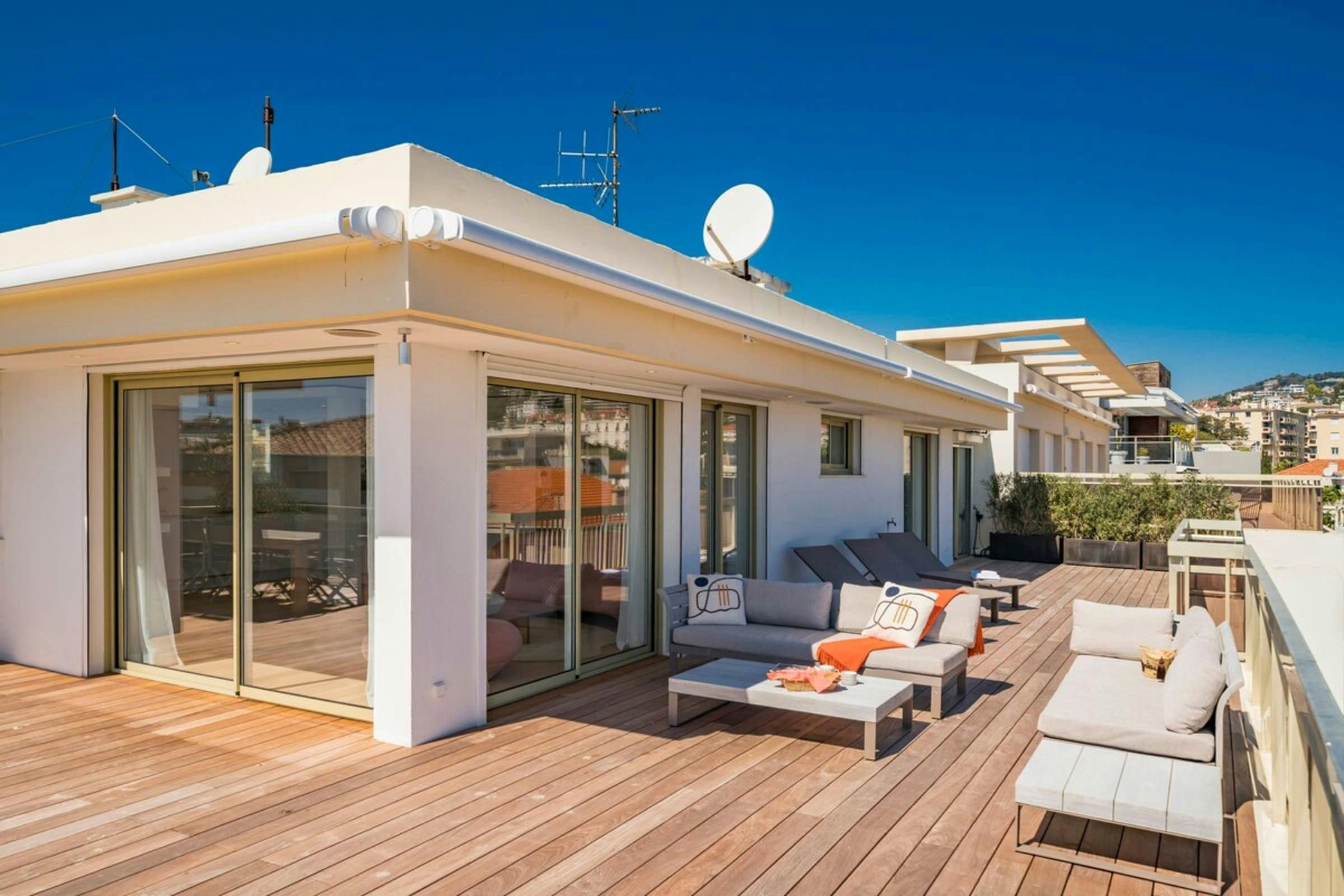 Mas Esterel Cannes Cannes 3: Luxury 3-Bedroom Apartment with Panoramic Sea Views, Cannes