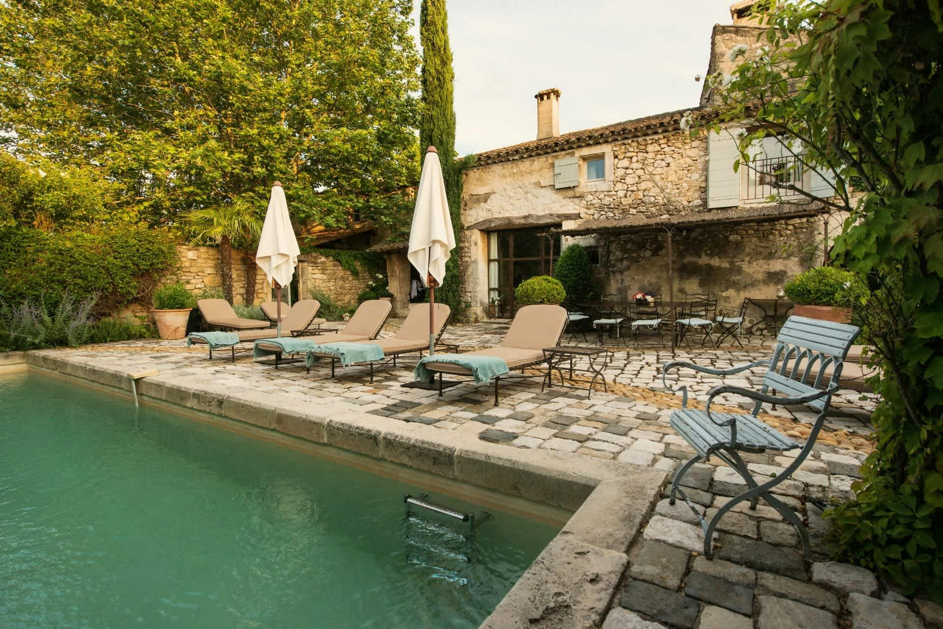 Mas Lavande Vaucluse Provence: Opulent 5-Bedroom Villa with Pool and Gym, Vaucluse