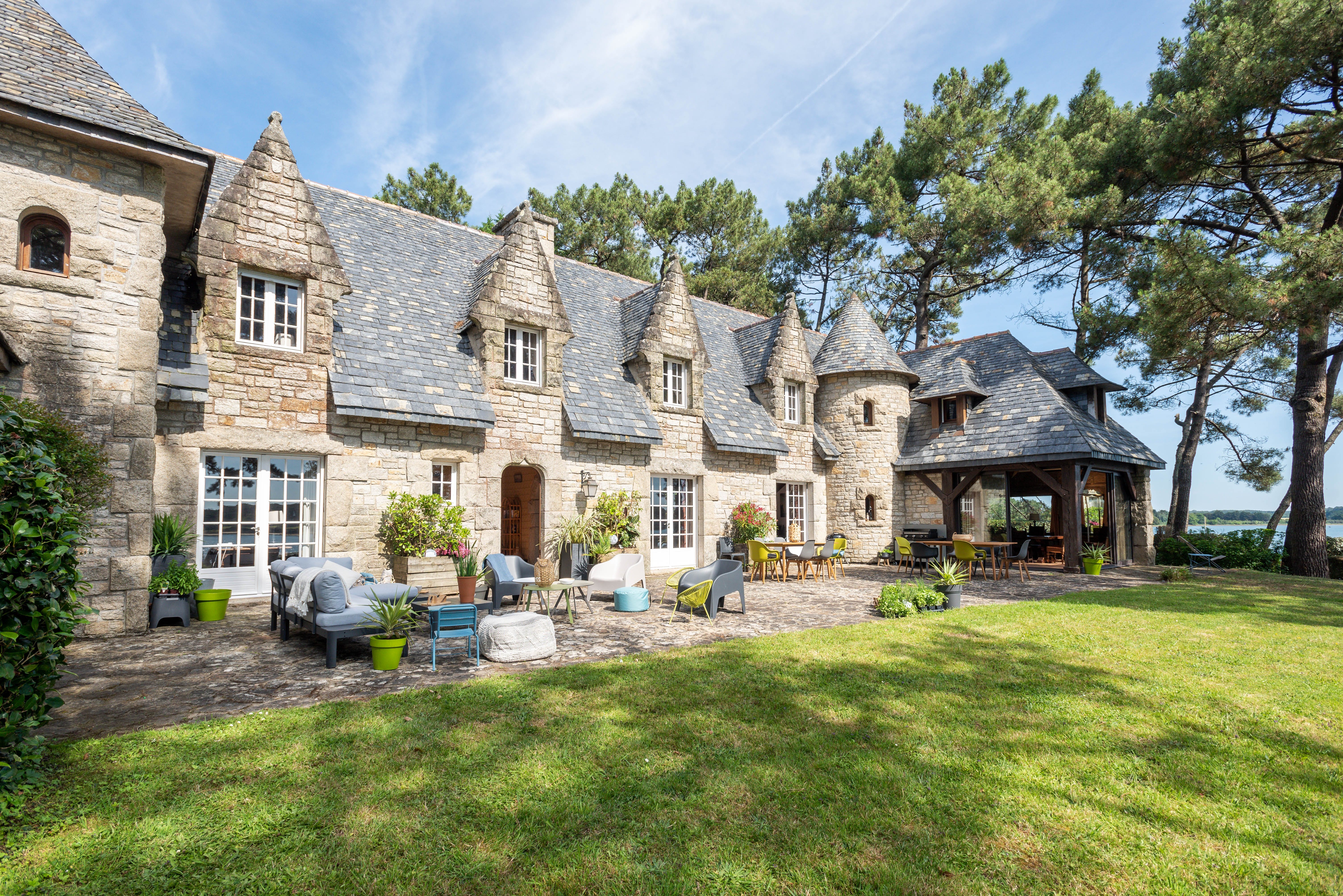 Mas Locmaria Morbihan: Spacious 8-Bedroom Luxury Apartment with Seaviews, Morbihan