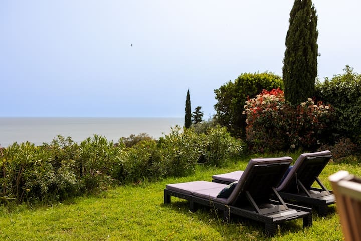 Mas Mistral Antibes Côte d’Azur: 2-Bedroom Luxury Apartment with Seaview, French Riviera