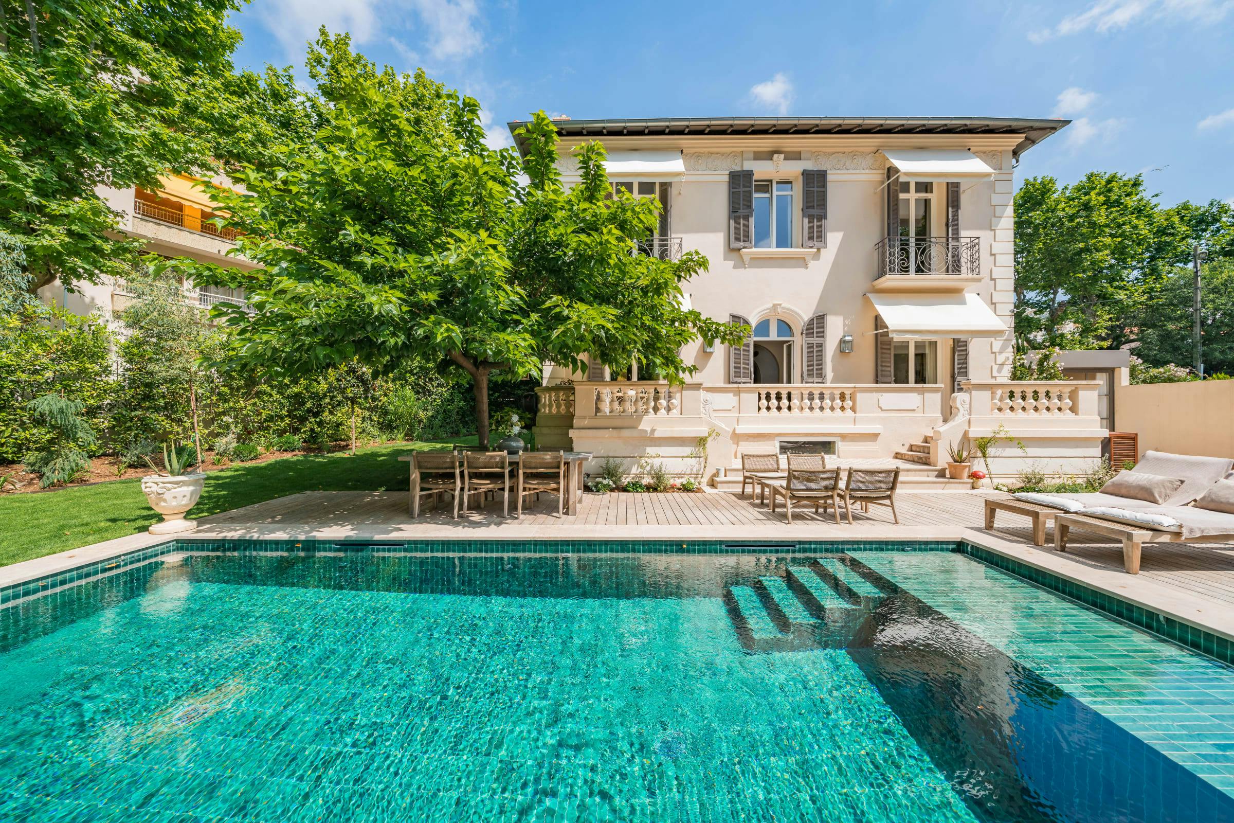Mas Mistral Cannes: Luxury 5-Bedroom Villa with Pool, Cannes, French Riviera