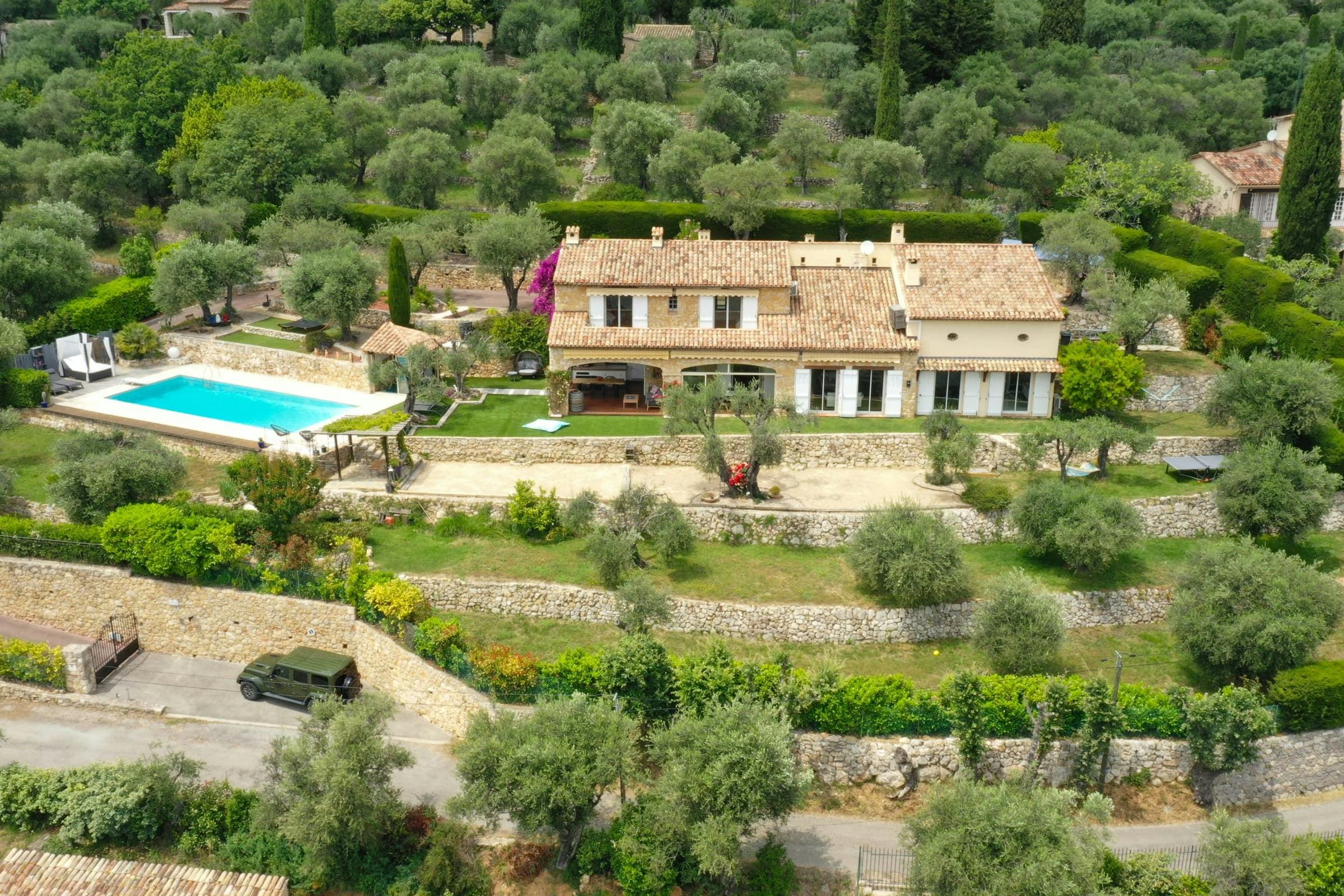 Mas Mistral Grasse: Luxury 4-Bedroom Villa with Pool and Sauna, Côte d’Azur