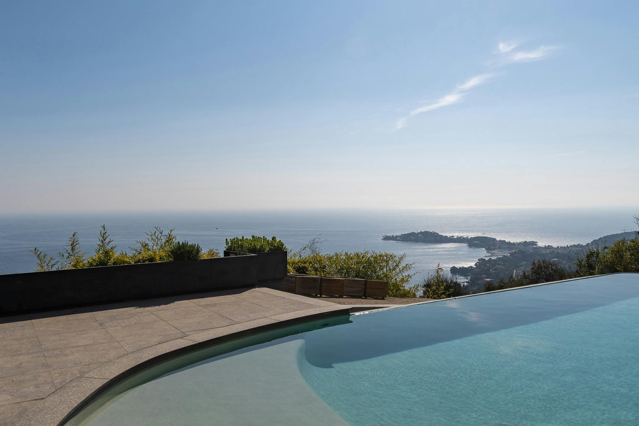 Mas Mistral Nice: Luxury 6-Bedroom Villa with Seaview and Pool, Nice