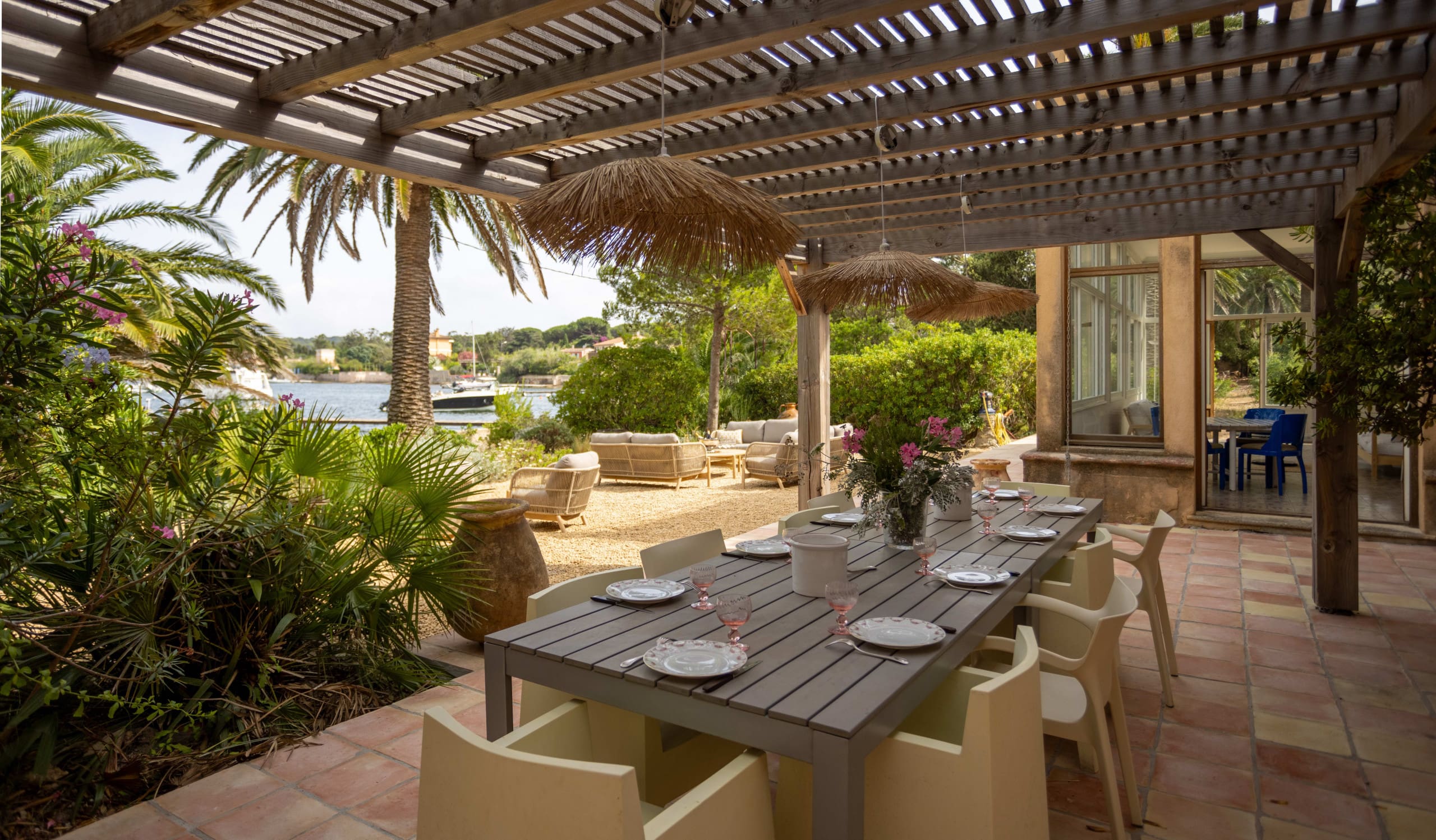 Mas Mistral Porquerolles: Exclusive 5-Bedroom Beachfront Villa with Seaview in Toulon