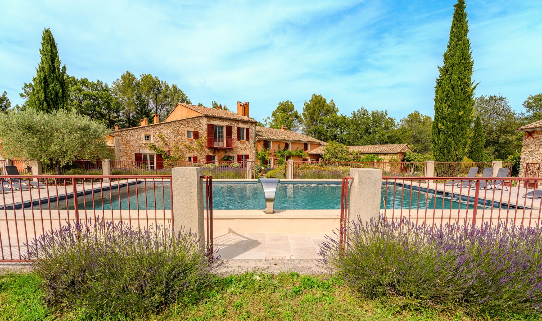Mas Mistral Roussillon: 9-Bedroom Luxury Villa with Pool in Vaucluse, Provence