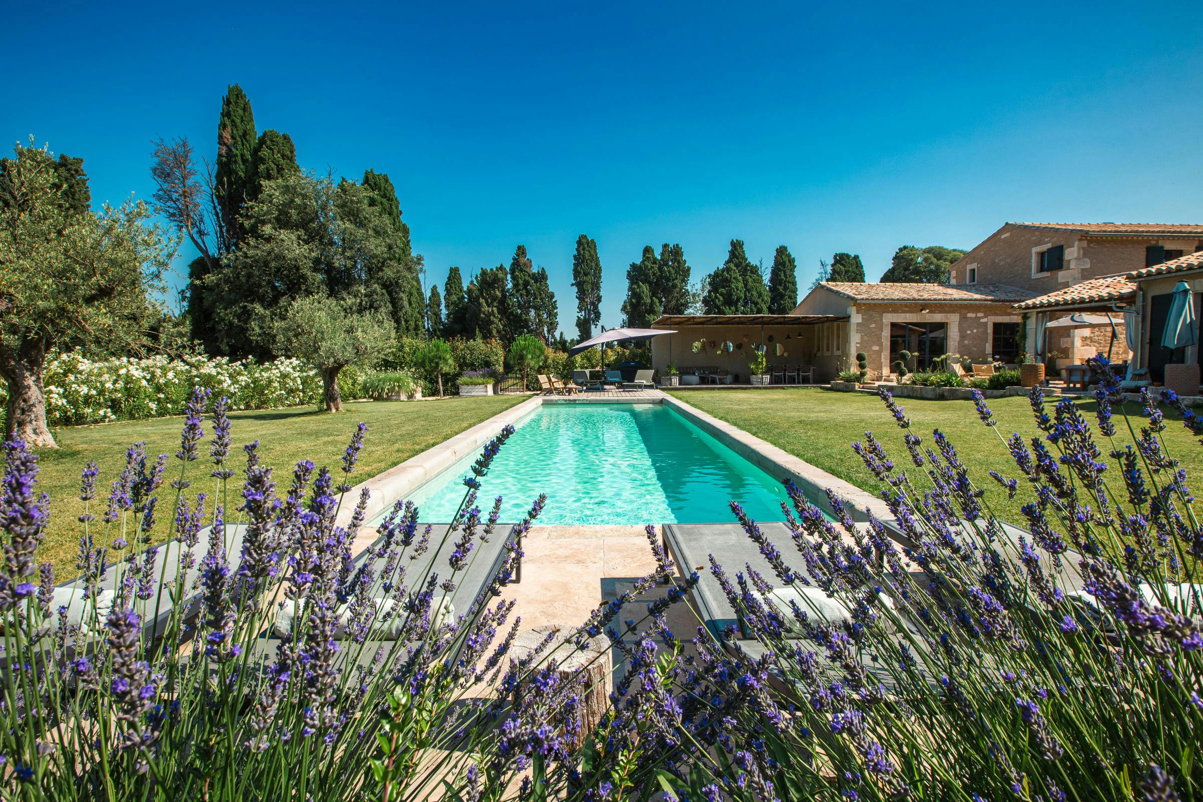 Mas Mistral Saint-Rémy Saint-Rémy-de-Provence 9: Luxury 4-Bedroom House with Heated Pool, Saint-Rémy-de-Provence