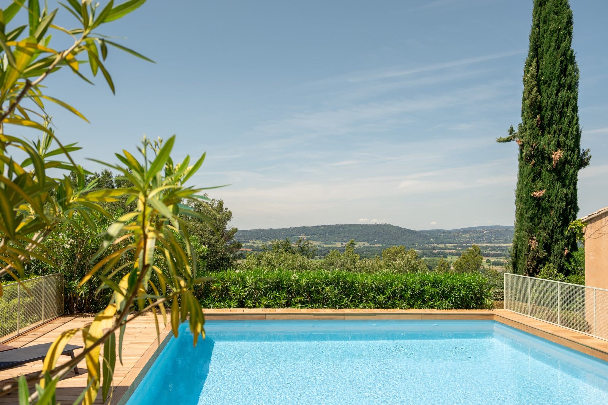 Mas Mistral Vaucluse Provence 7: Luxury 7-Bedroom Villa with Pool and Air-Con, Vaucluse