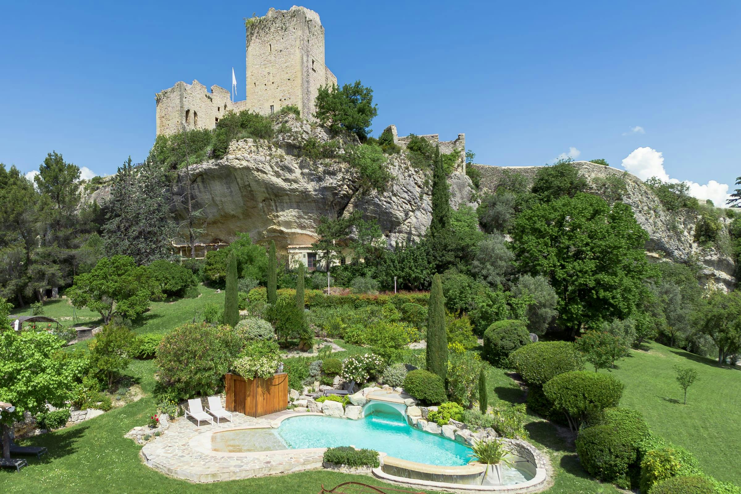 Mas Vento Saint-Rémy: Luxury 4-Bedroom Villa with Infinity Pool in Saint-Rémy-de-Provence