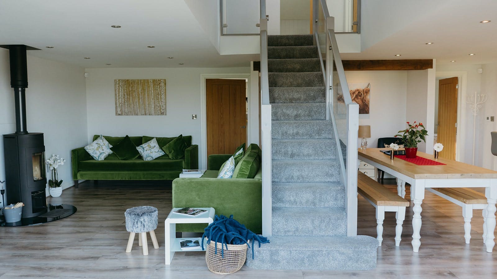 Meadowside Barn: Converted 4-Bedroom Barn Apartment with Hot Tub in Rutland Countryside