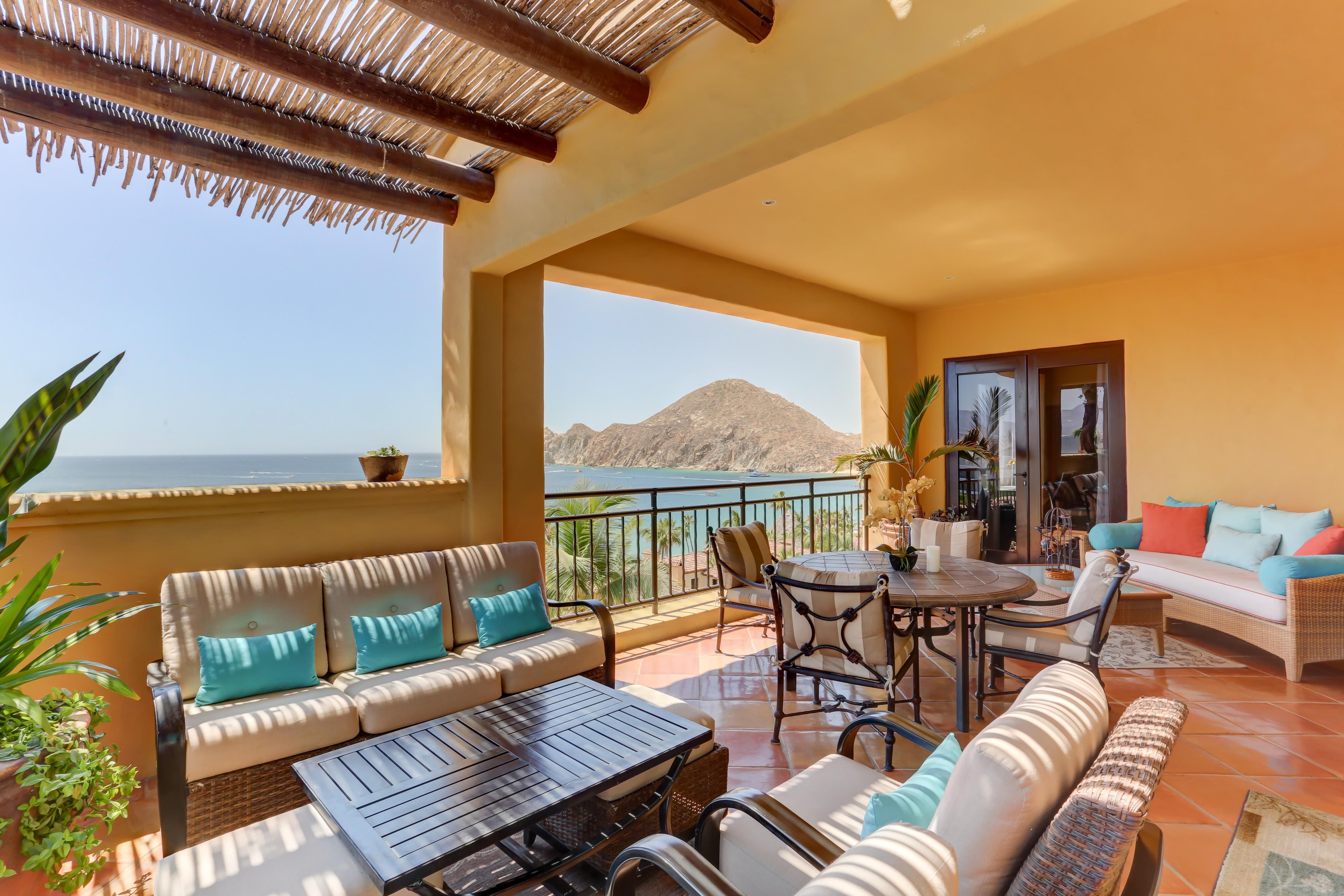 Mirador del Mar Los Cabos: Luxury 2-Bedroom Apartment with Seaview in Cabo San Lucas