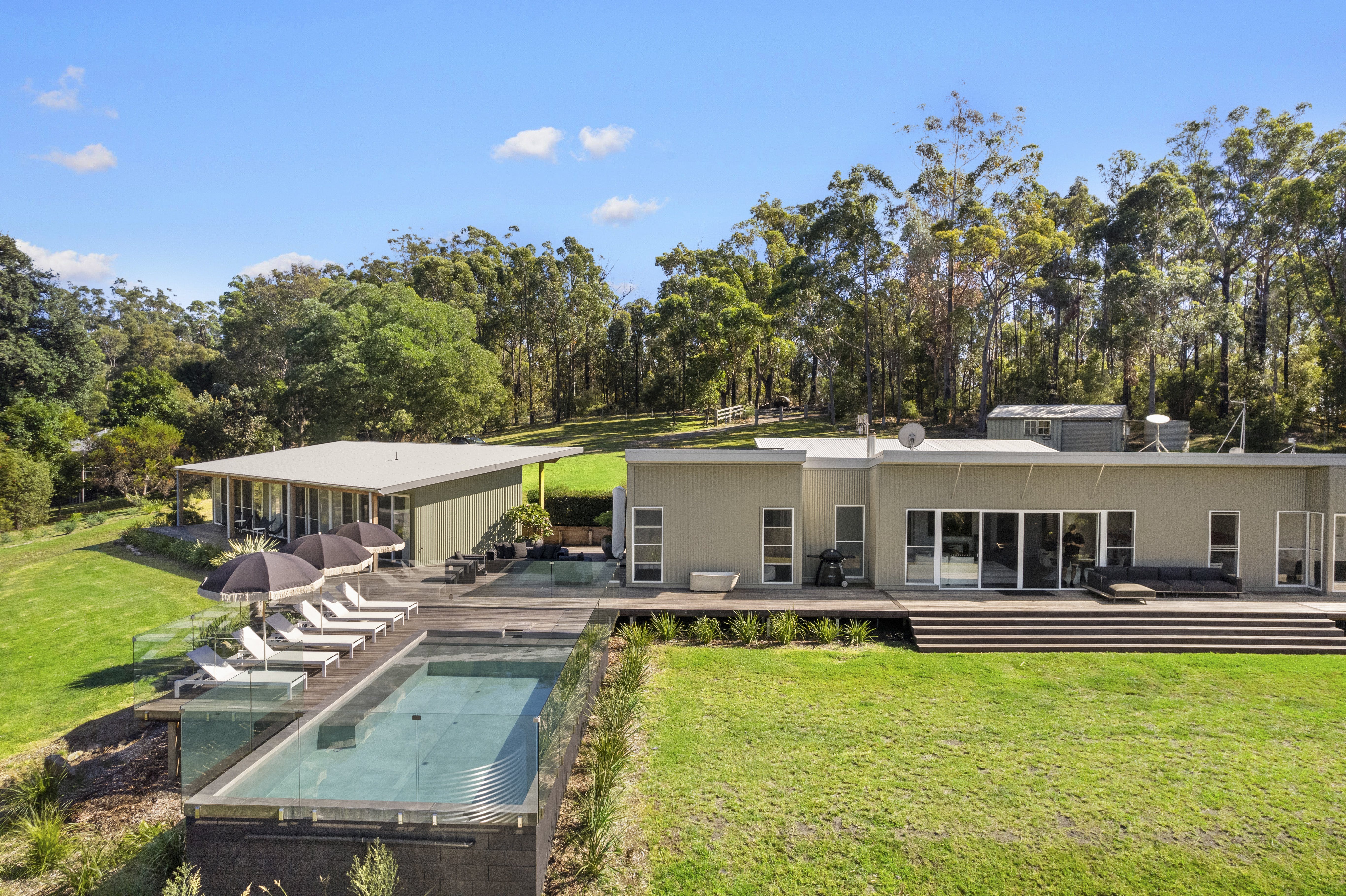 Oceanic Serenity: Luxury 5-Bedroom Villa with Private Pool and Ocean Views, New South Wales