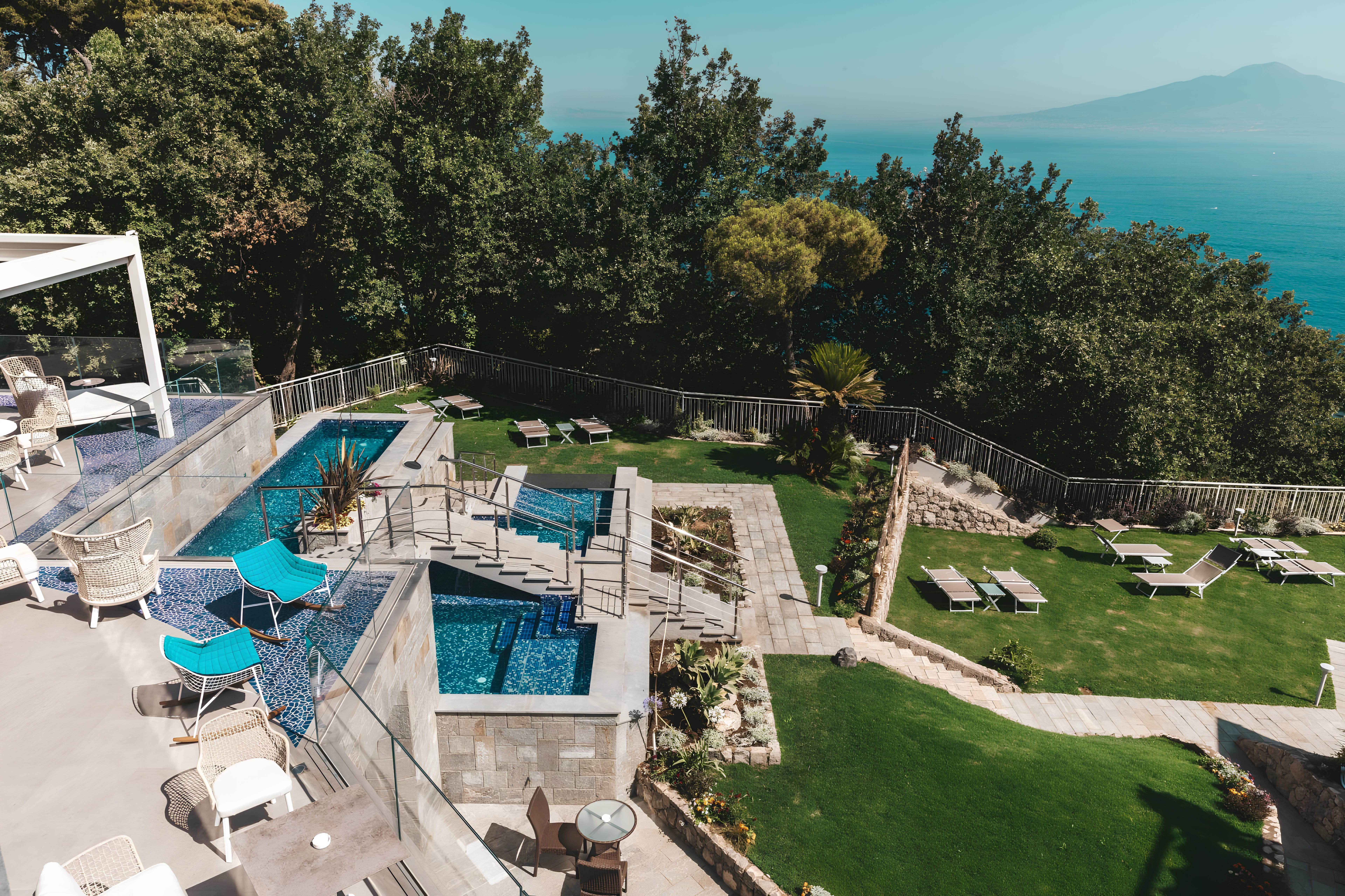 Palazzo Acquafresca Sorrento: Elegant 12-Bedroom Apartment with Seaview and Pools, Sorrento