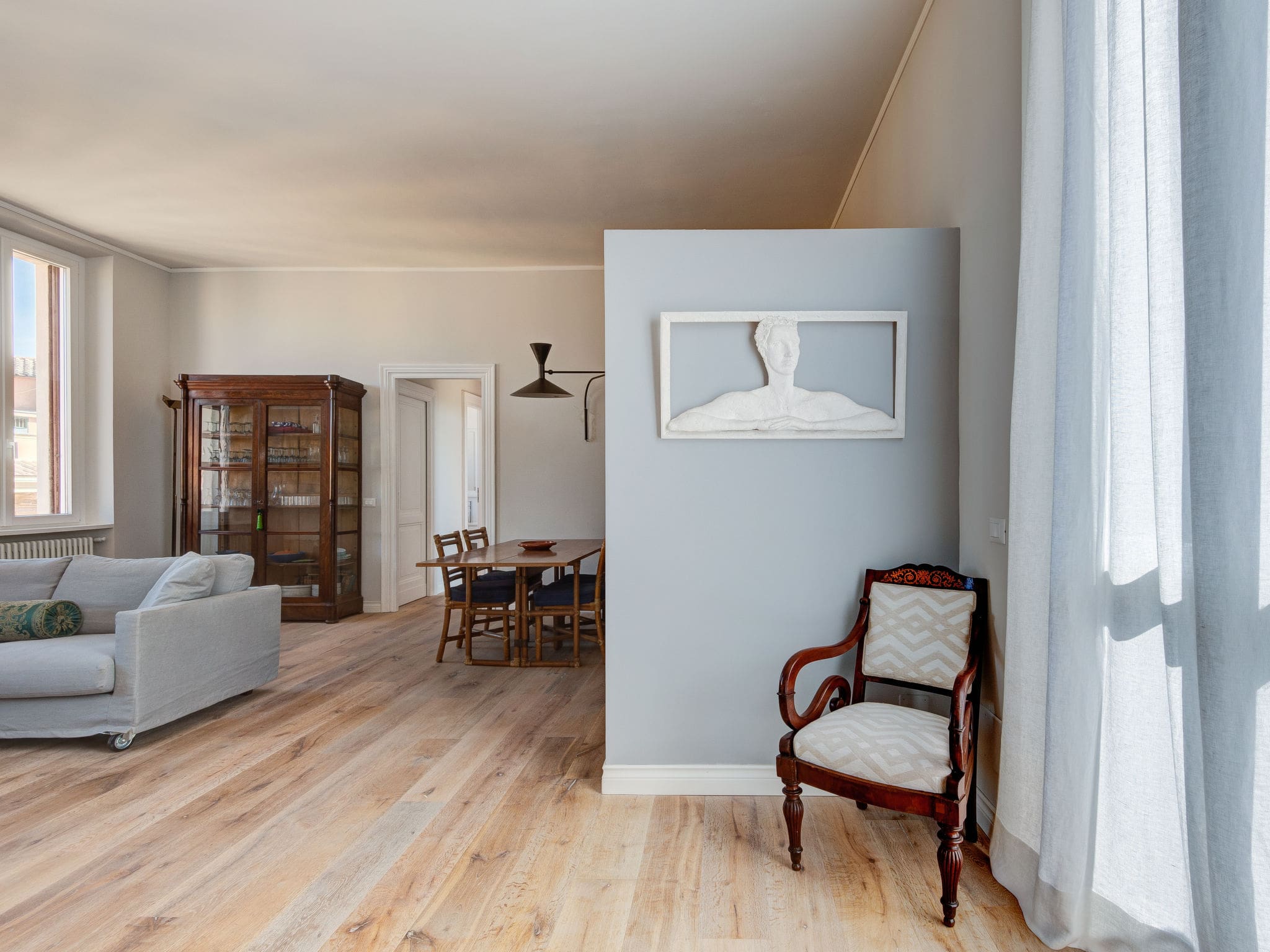 Palazzo Adriano Vaticano: Elegant 2-Bedroom Apartment Near Vatican City with Modern Amenities and Central Rome Location