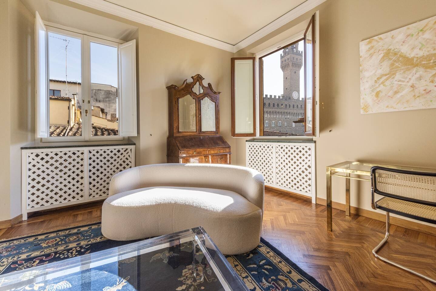 Palazzo Arno Florence: Luxurious 3-Bedroom Apartment with Stunning Views, Ponte Vecchio