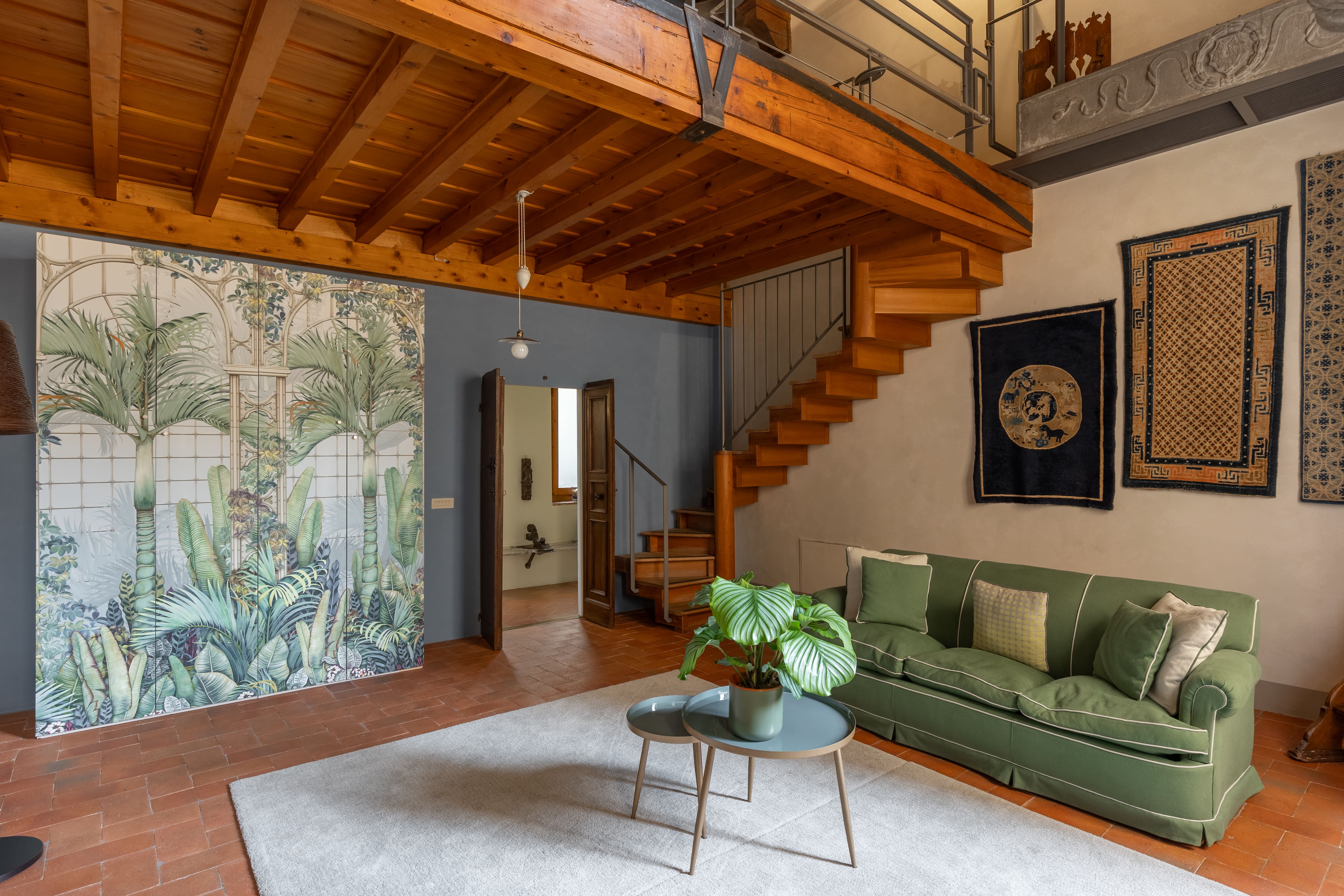 Palazzo Arno Florence Ponte Vecchio 2: Luxury 3-Bedroom Apartment with River Views, Florence