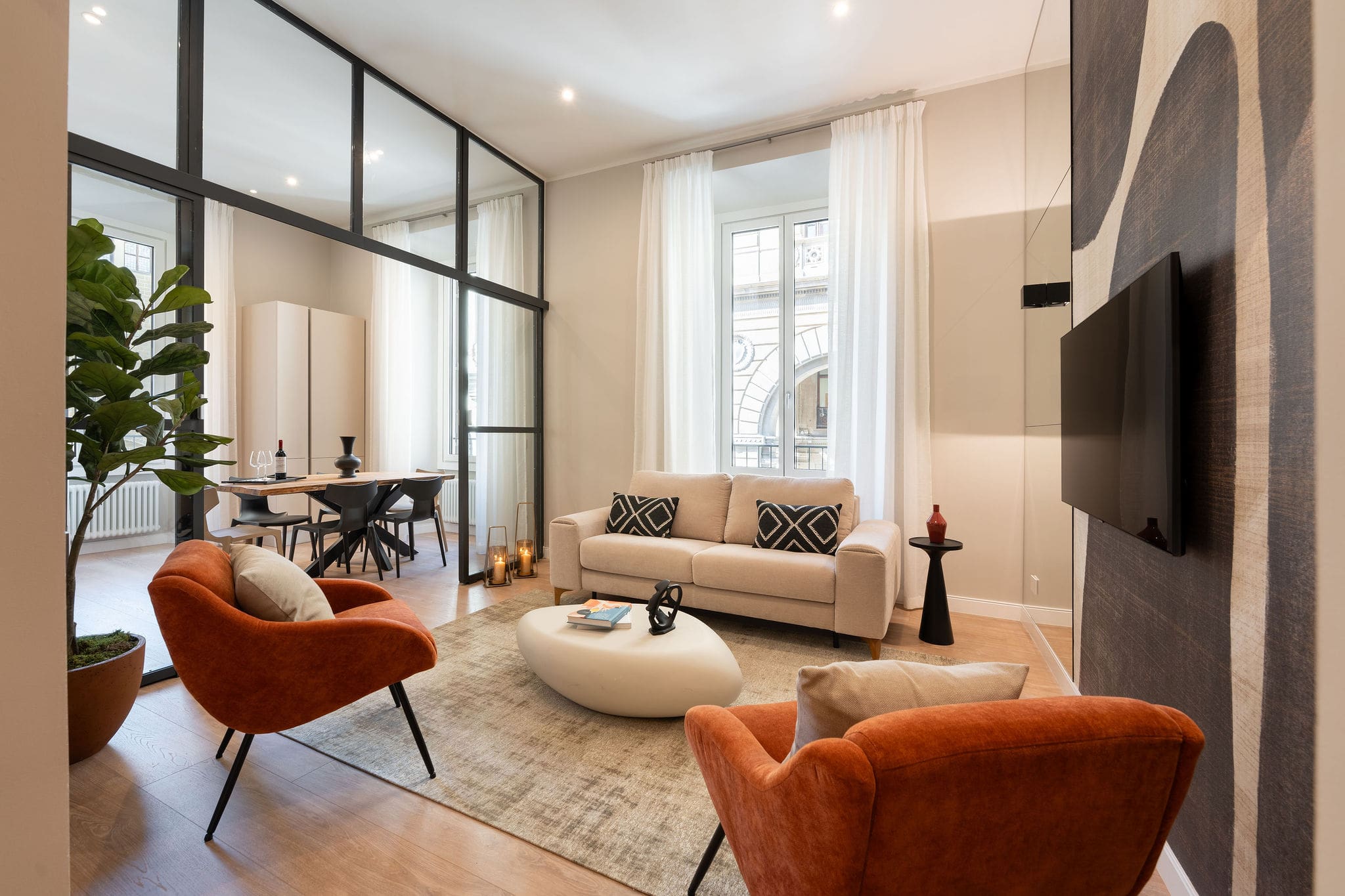 Palazzo Arno Florence Ponte Vecchio 3: Elegant 3-Bedroom Luxury Apartment with River Views, Florence