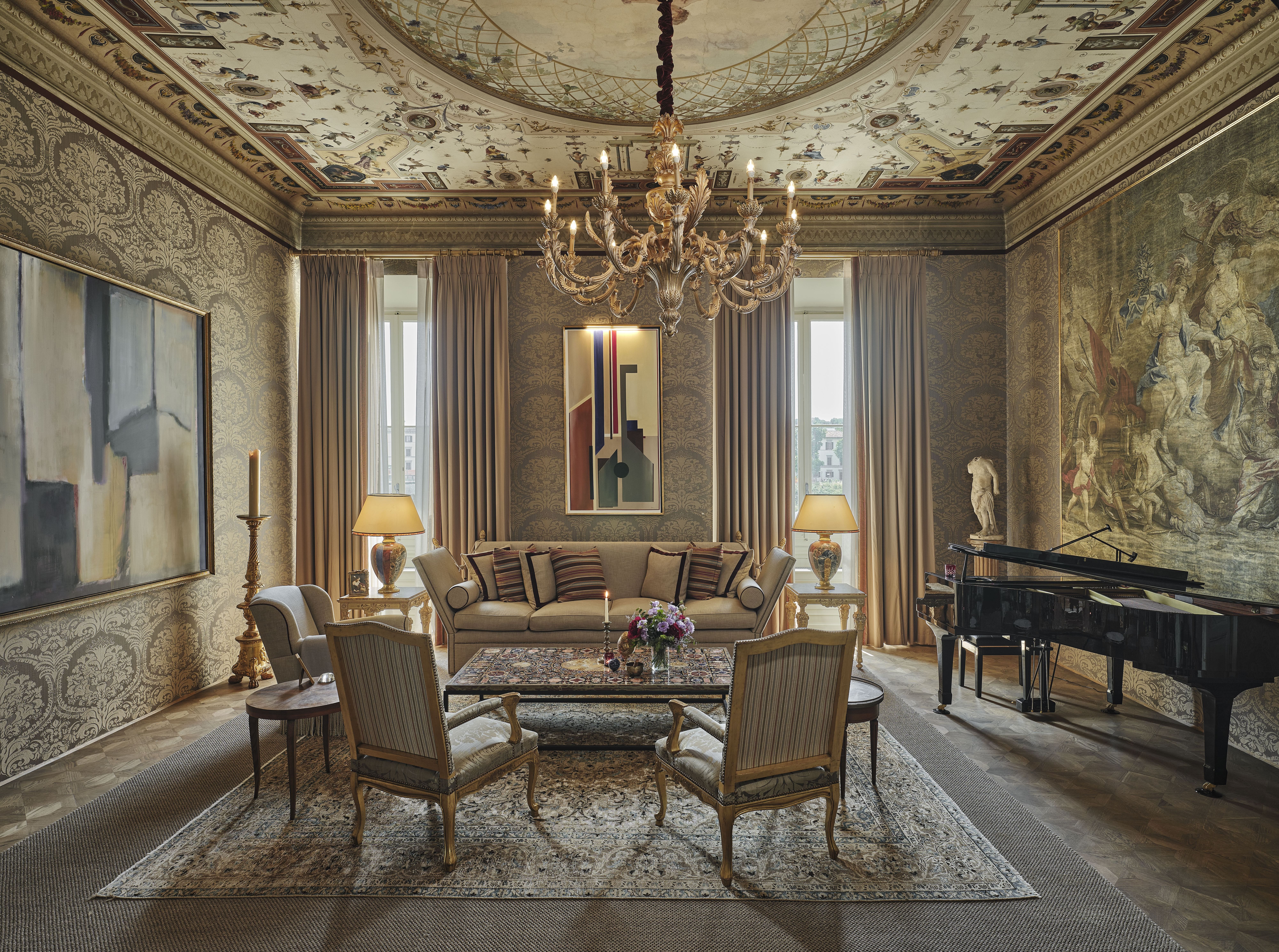 Palazzo Arno Florence Santa Maria Novella: Elegant 3-Bedroom Apartment with Air-Con in Florence