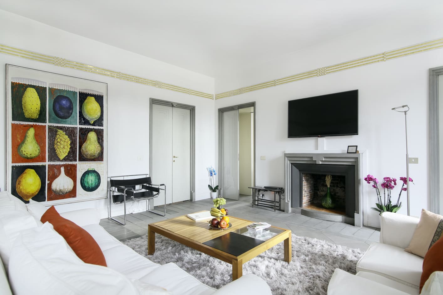 Palazzo Aventino Roma: Luxury 4-Bedroom Apartment with Colosseum Views, Rome