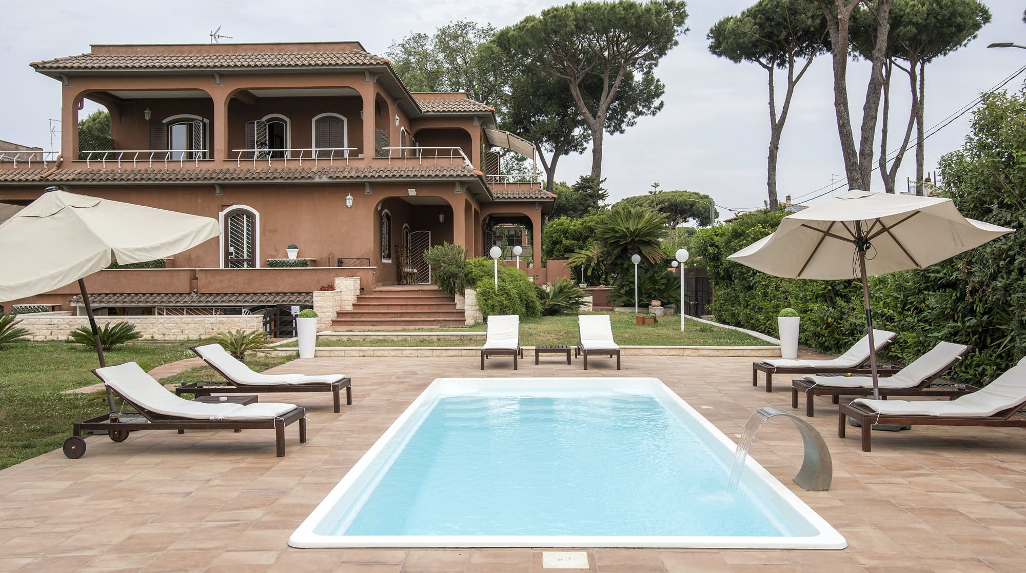Palazzo Aventino Rome: 7-Bedroom Luxury Apartment with Pool and Seaview, Rome