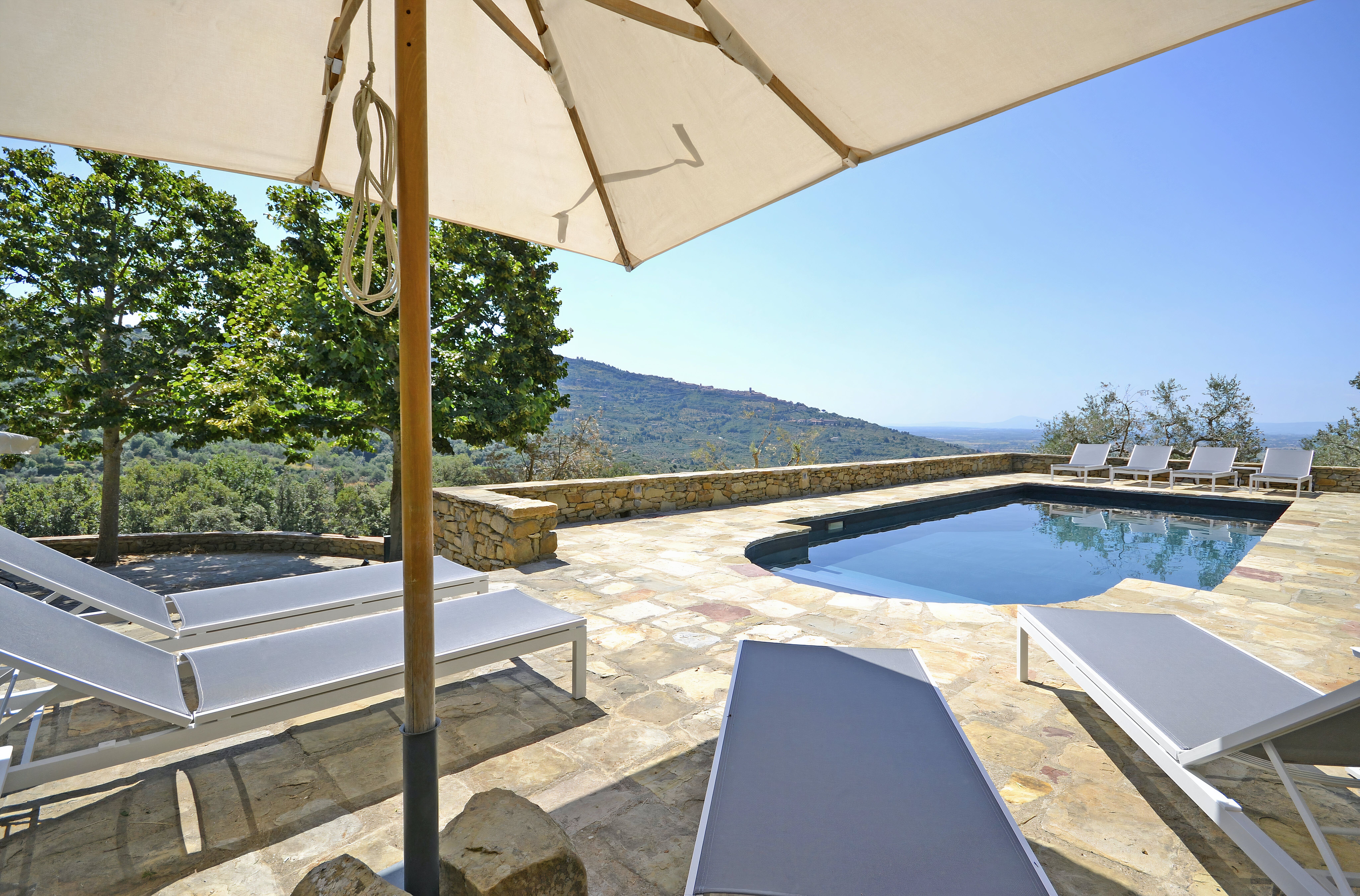 Palazzo Baldelli Cortona: Elegant 4-Bedroom Apartment with Private Pool, Cortona