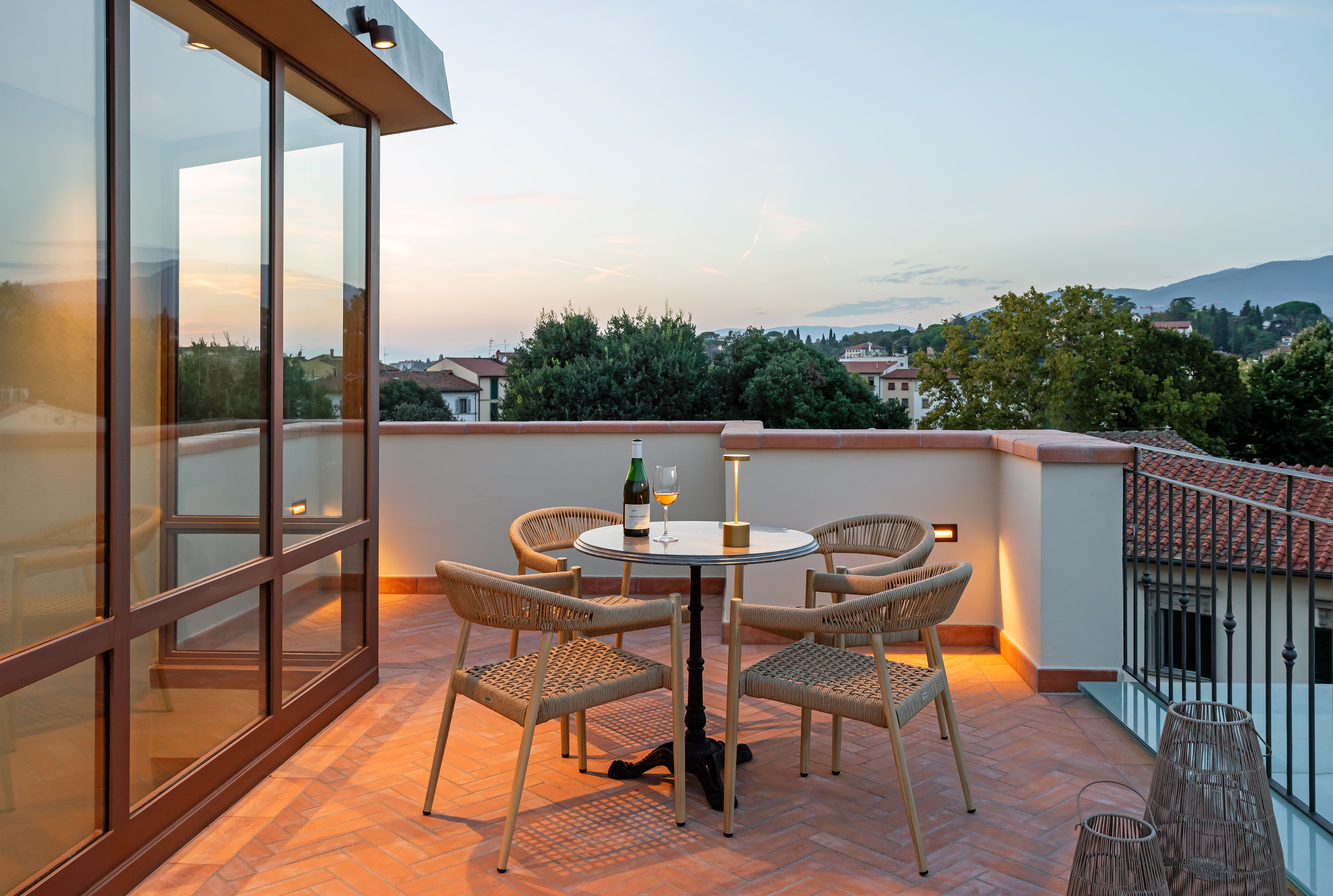 Palazzo Bargello Florence: Luxury 2-Bedroom Apartment with Outdoor Seating, Florence