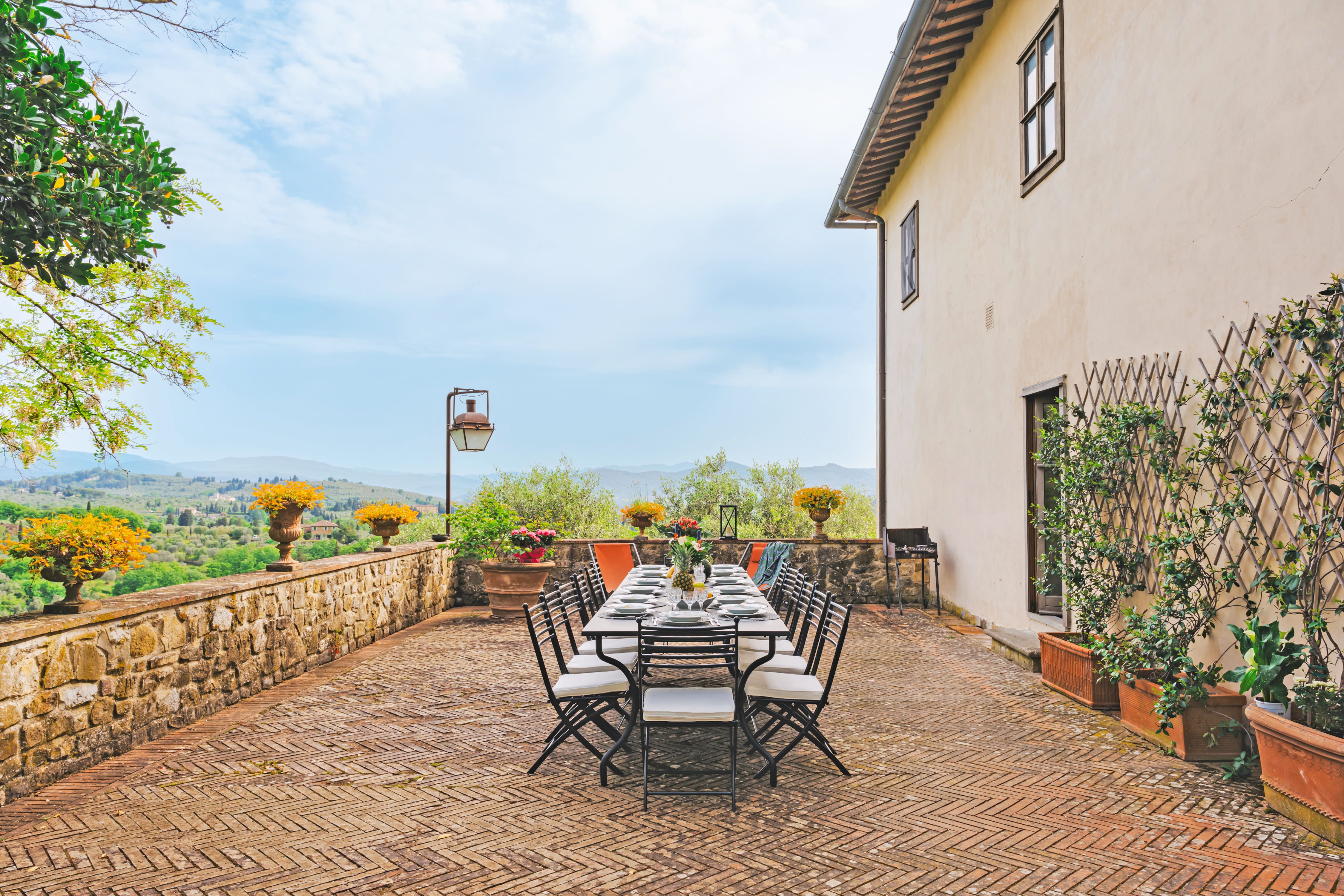 Palazzo Belvedere Arcetri: 8-Bedroom Family-Friendly Apartment with Pool, Florence