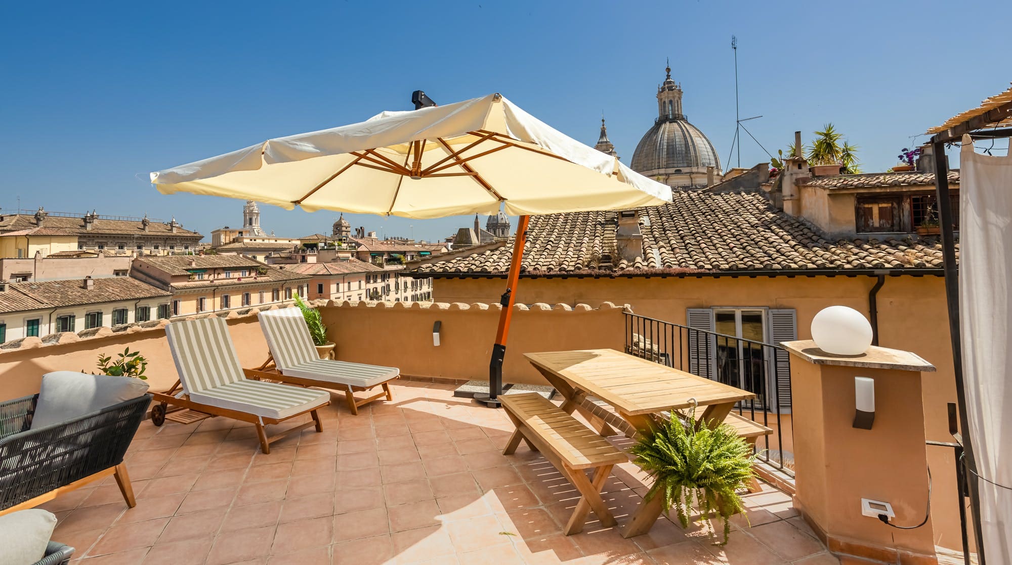 Palazzo Bernini Navona: Luxurious 5-Bedroom Penthouse with Stunning Views, Rome Navona
