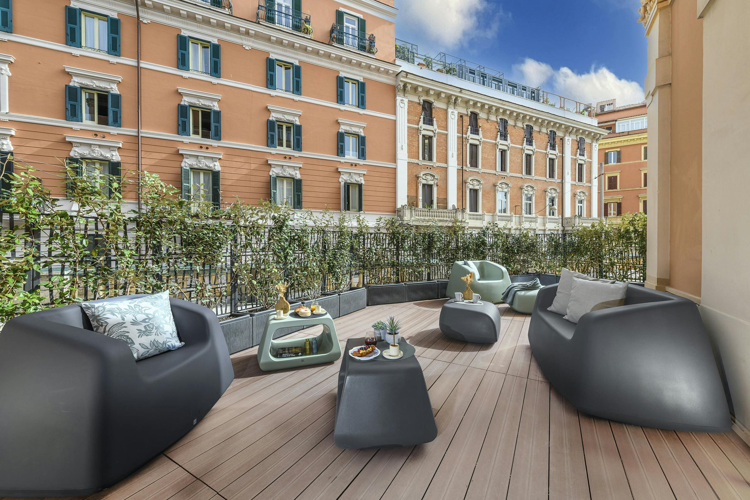Palazzo Borghese Roma: Luxury 3-Bedroom Apartment with Terraces, Rome
