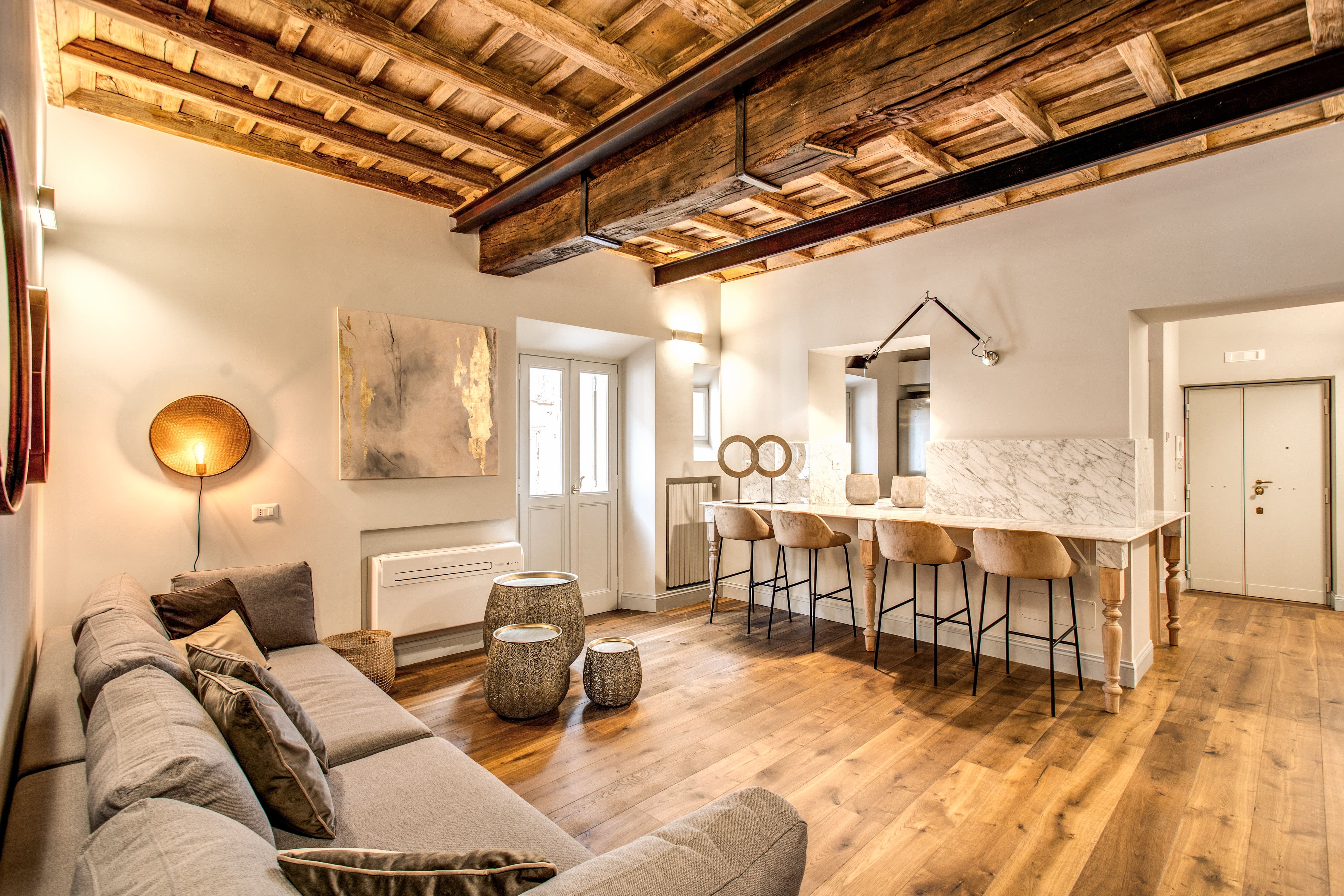 Palazzo Borromini Navona: 2-Bedroom Apartment with Historic Charm, Rome Navona