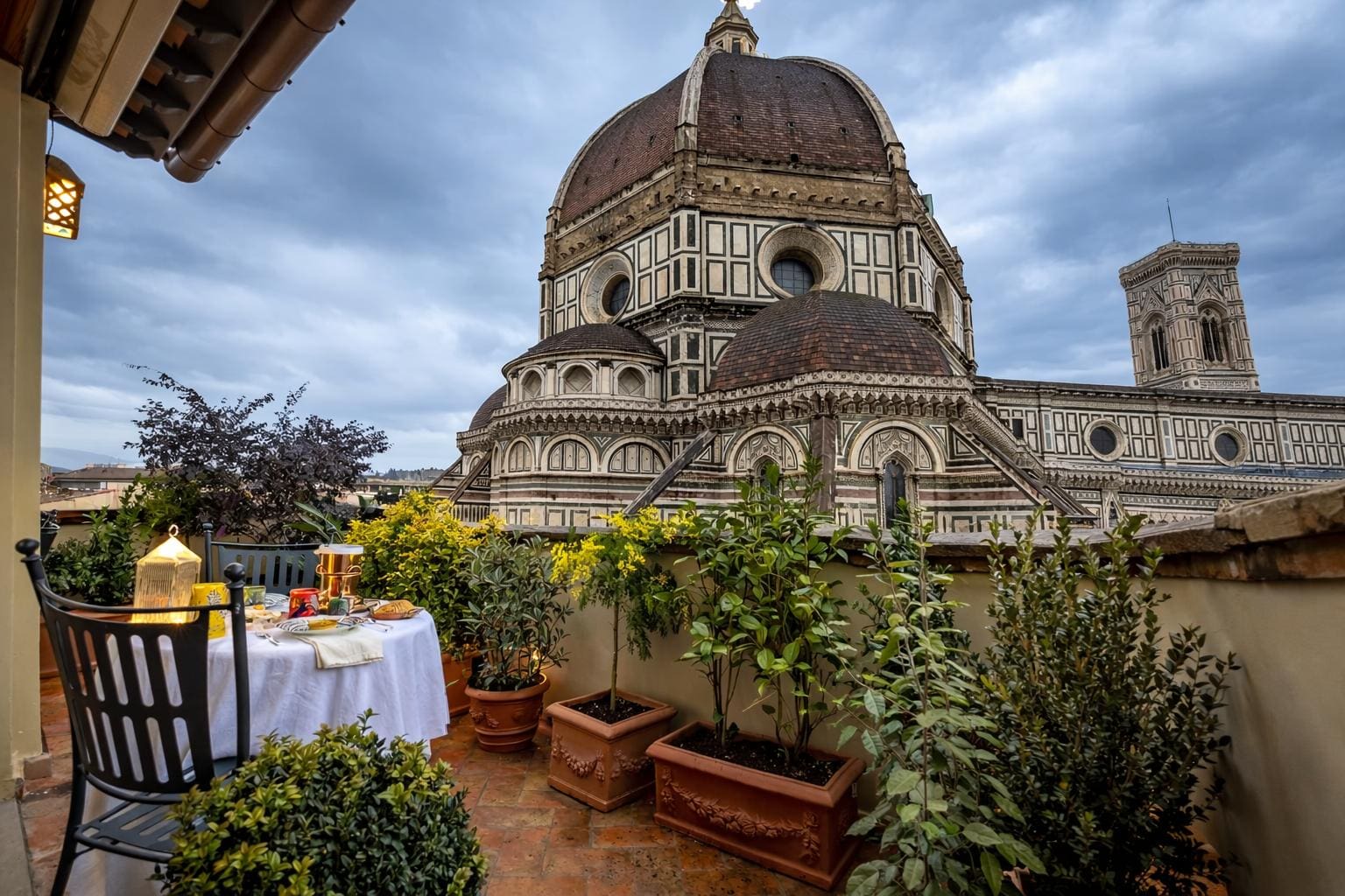 Palazzo Brunelleschi Firenze: Elegant 1-Bedroom Apartment with Duomo Views, Florence