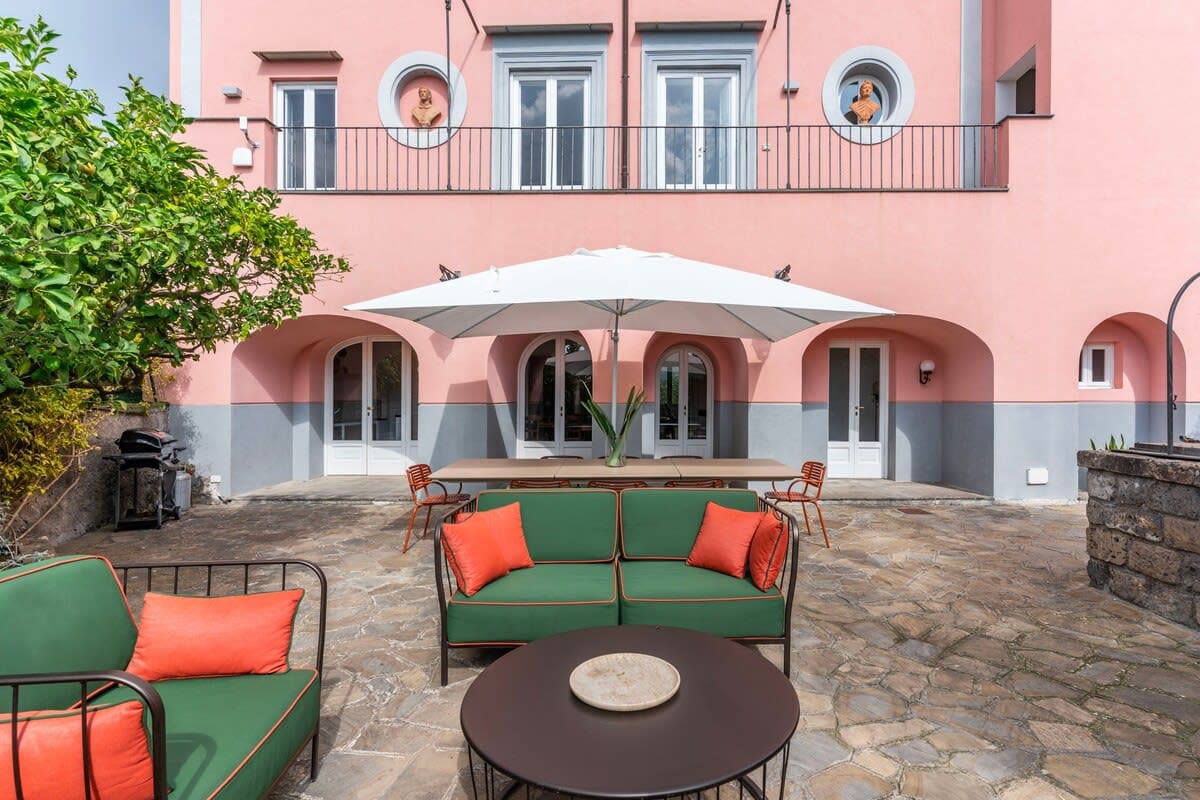 Palazzo Caruso Sorrento: Spacious 6-Bedroom Luxury Apartment with Seaview and Pool, Sorrento