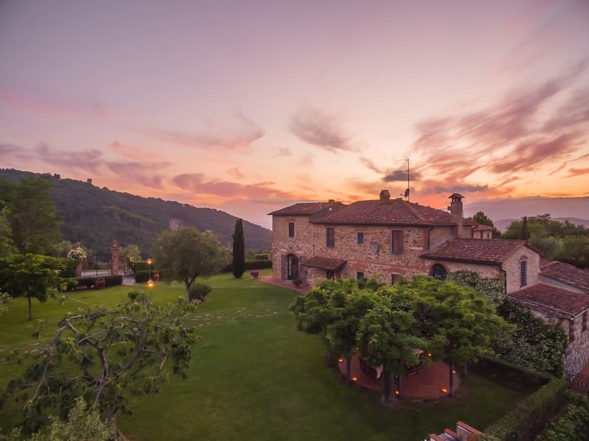 Palazzo Castagneto Tuscany: 7-Bedroom Luxury Apartment with Pool, Tuscany