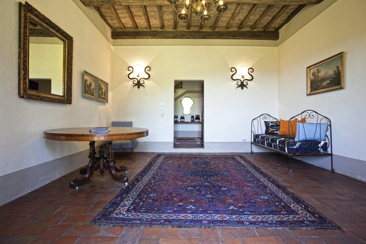Palazzo Chiana Cortona: Luxury 5-Bedroom Apartment with Pool and Countryside Views, Tuscany