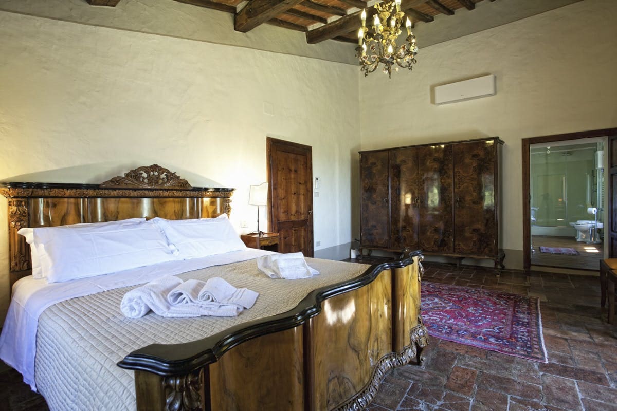 Palazzo Chiana Cortona: Luxury 5-Bedroom Apartment with Pool and Countryside Views, Tuscany