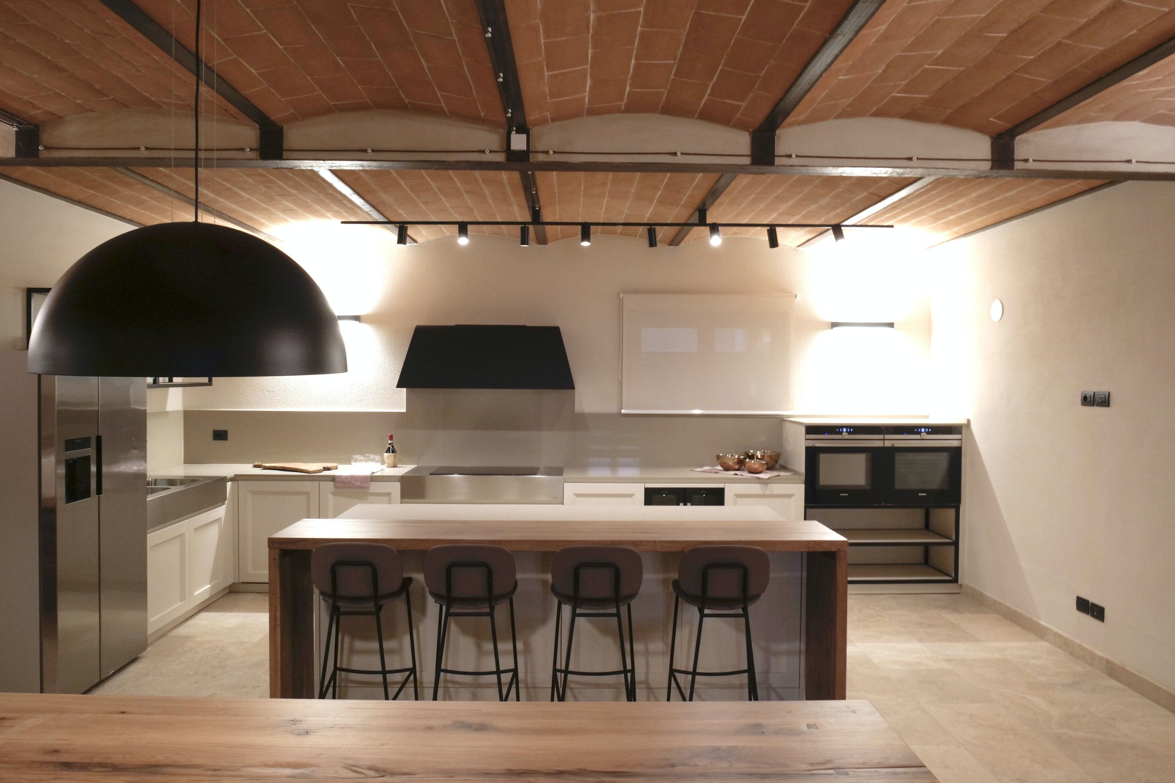 Palazzo Cipresso Cortona: Spacious 6-Bedroom Apartment with Infinity Pool, Val di Chiana