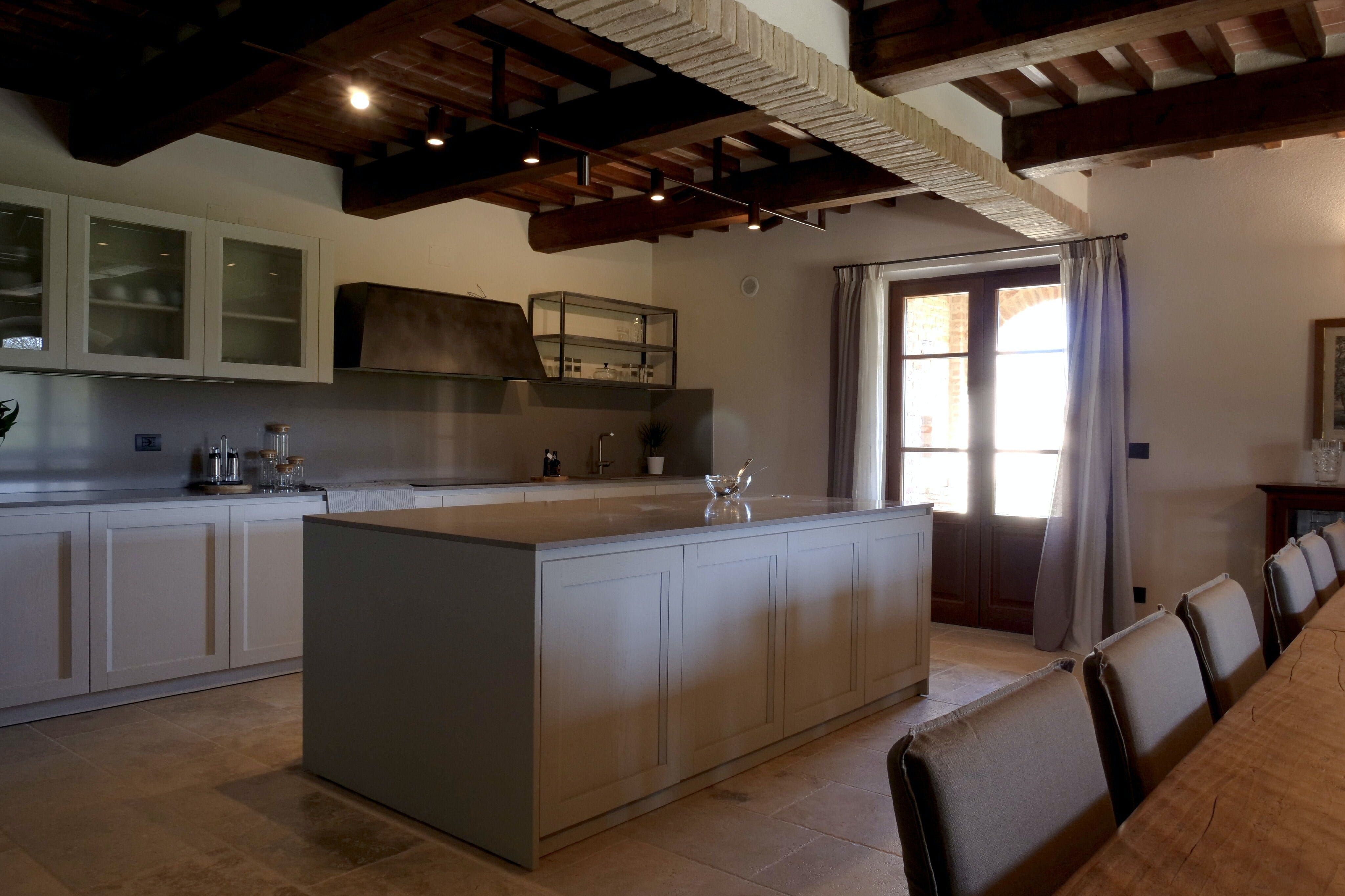 Palazzo Cipresso Cortona: Spacious 6-Bedroom Apartment with Infinity Pool, Val di Chiana